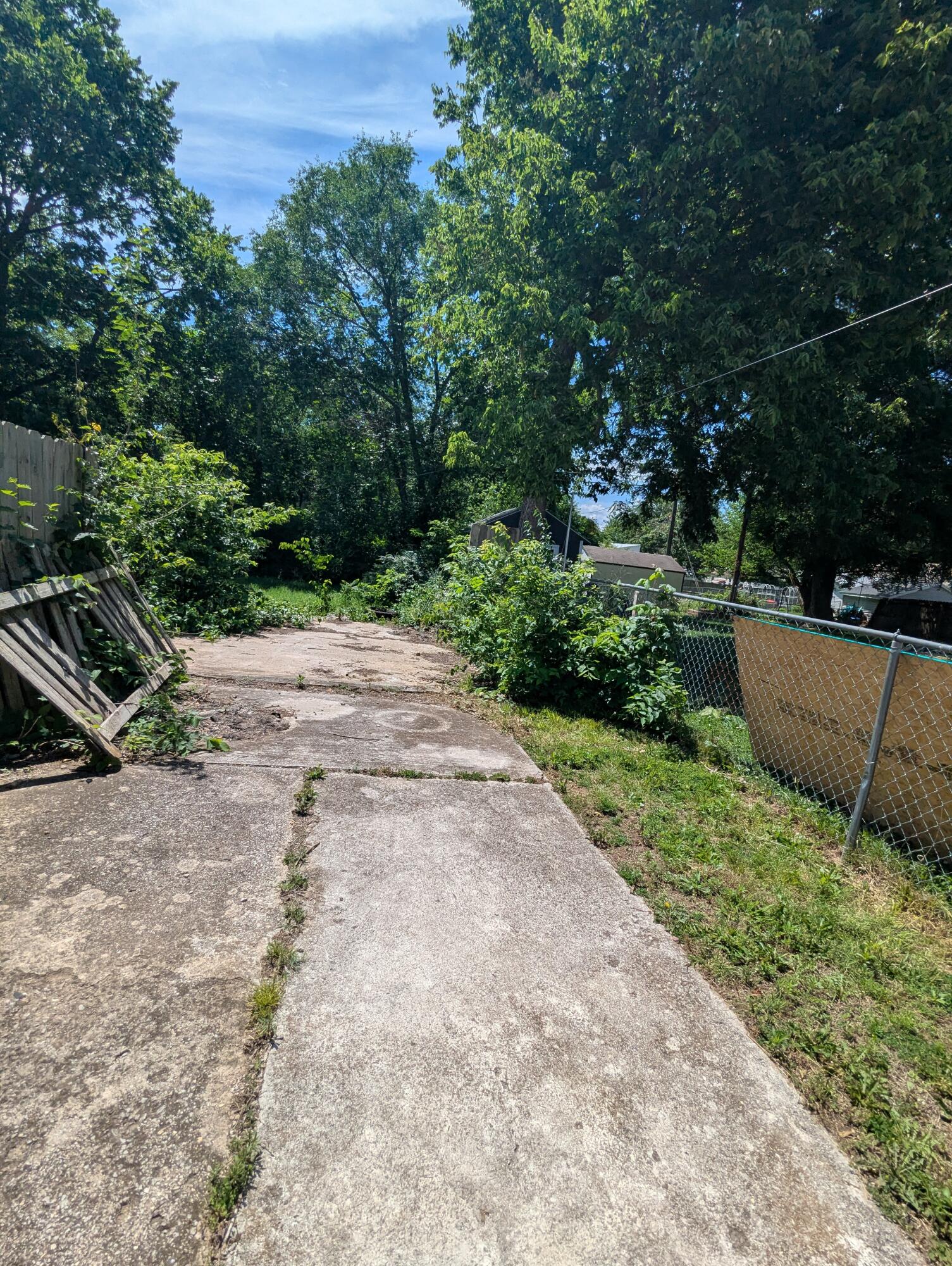 421 South West Avenue Property Photo 2