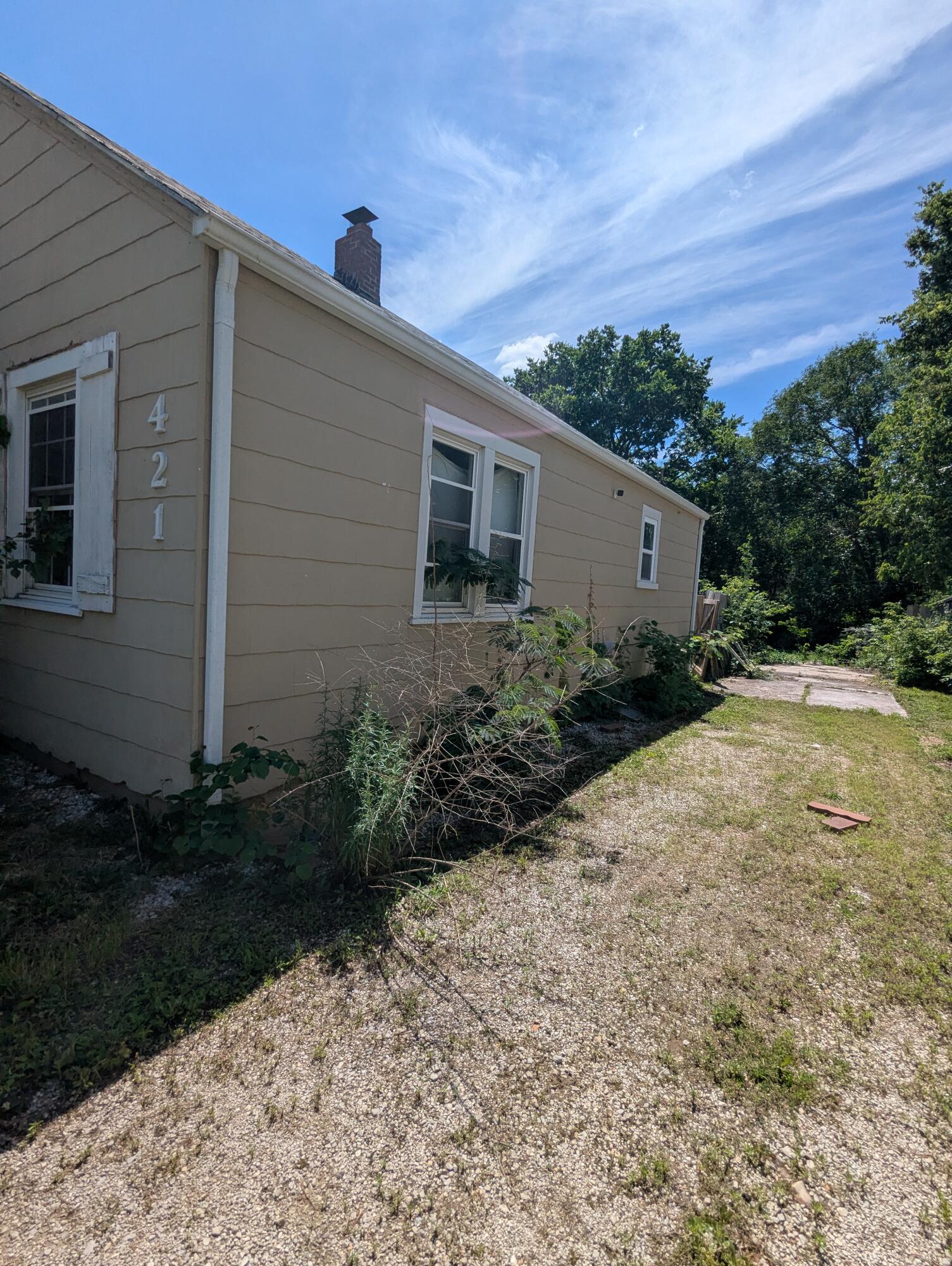 421 South West Avenue Property Photo 3