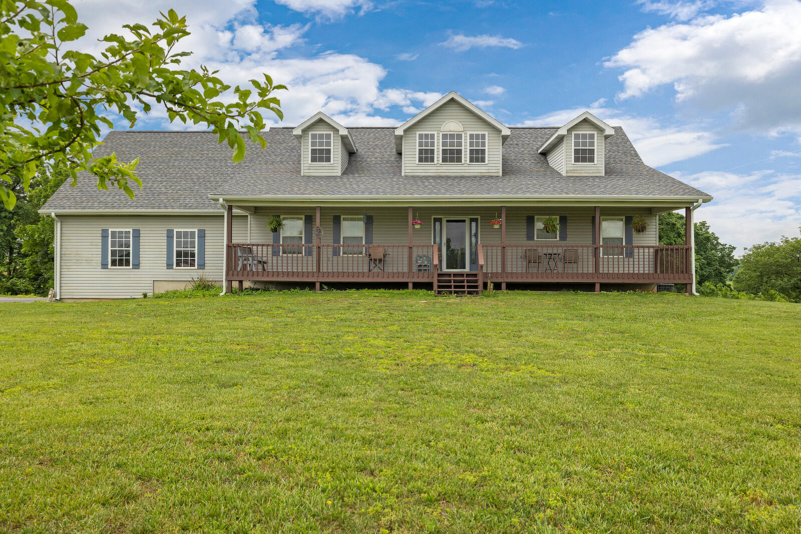 1823 Finley Falls Road Property Photo 2