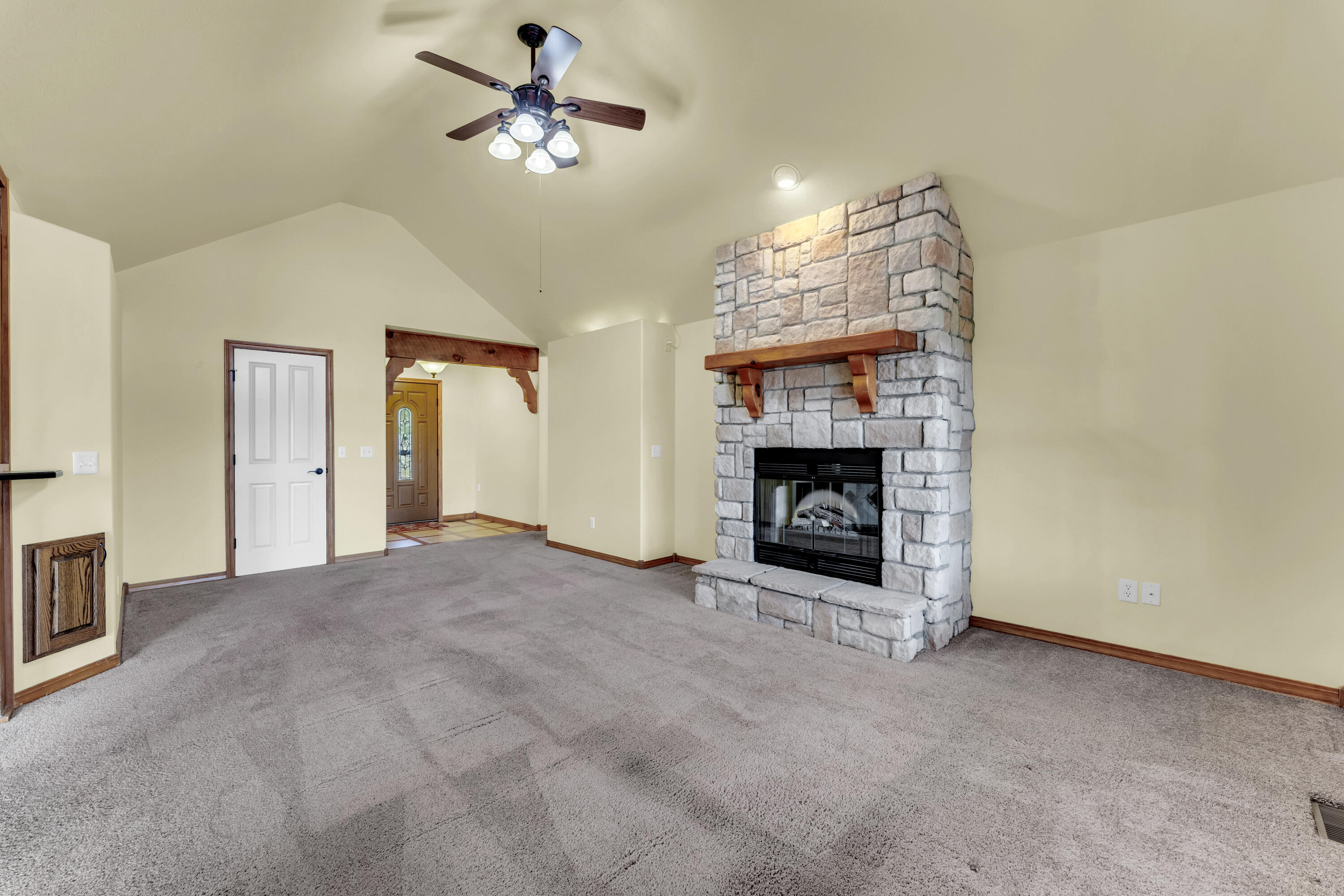 263 Mayden Lane Property Photo 8