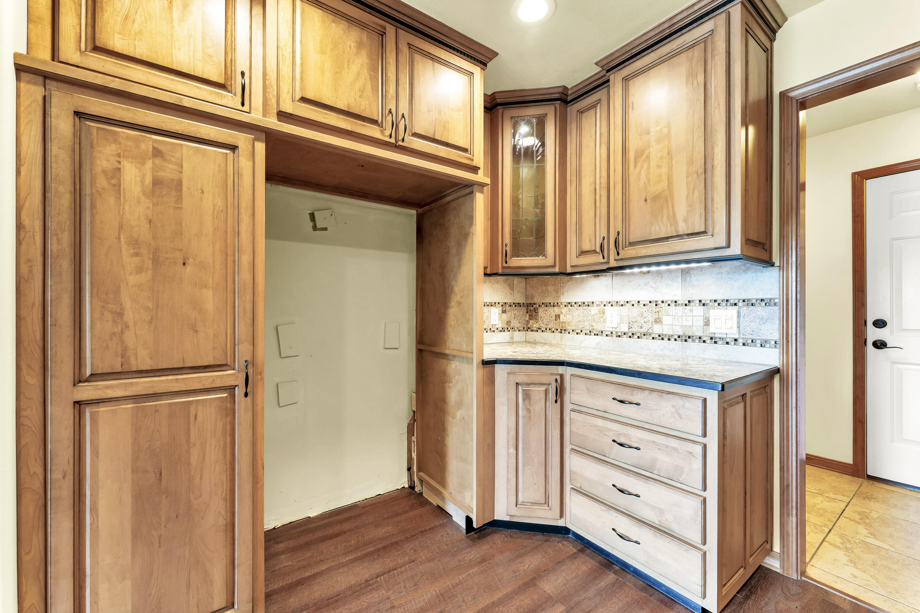 263 Mayden Lane Property Photo 14