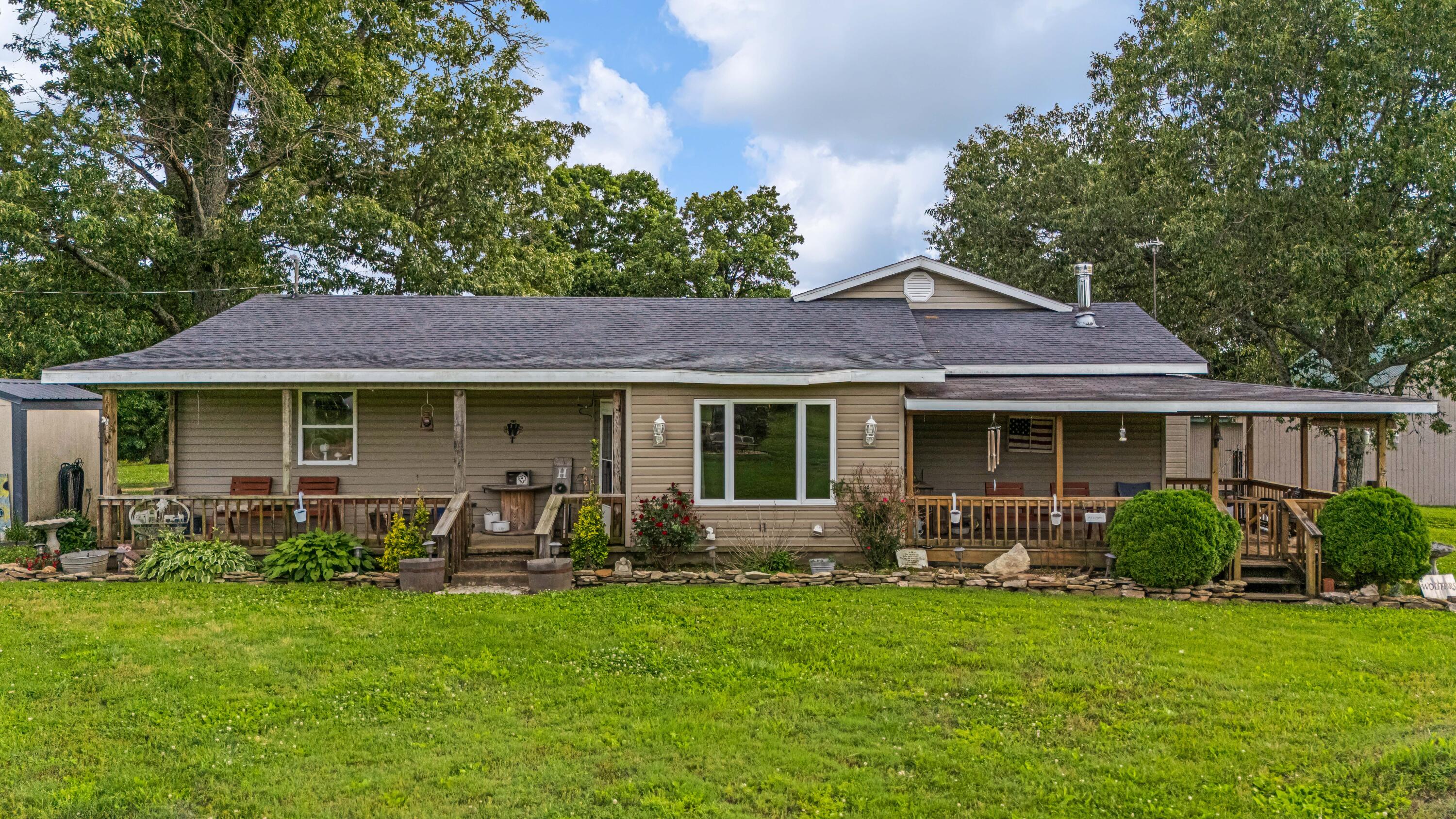 695 County Road 542 Property Photo 1