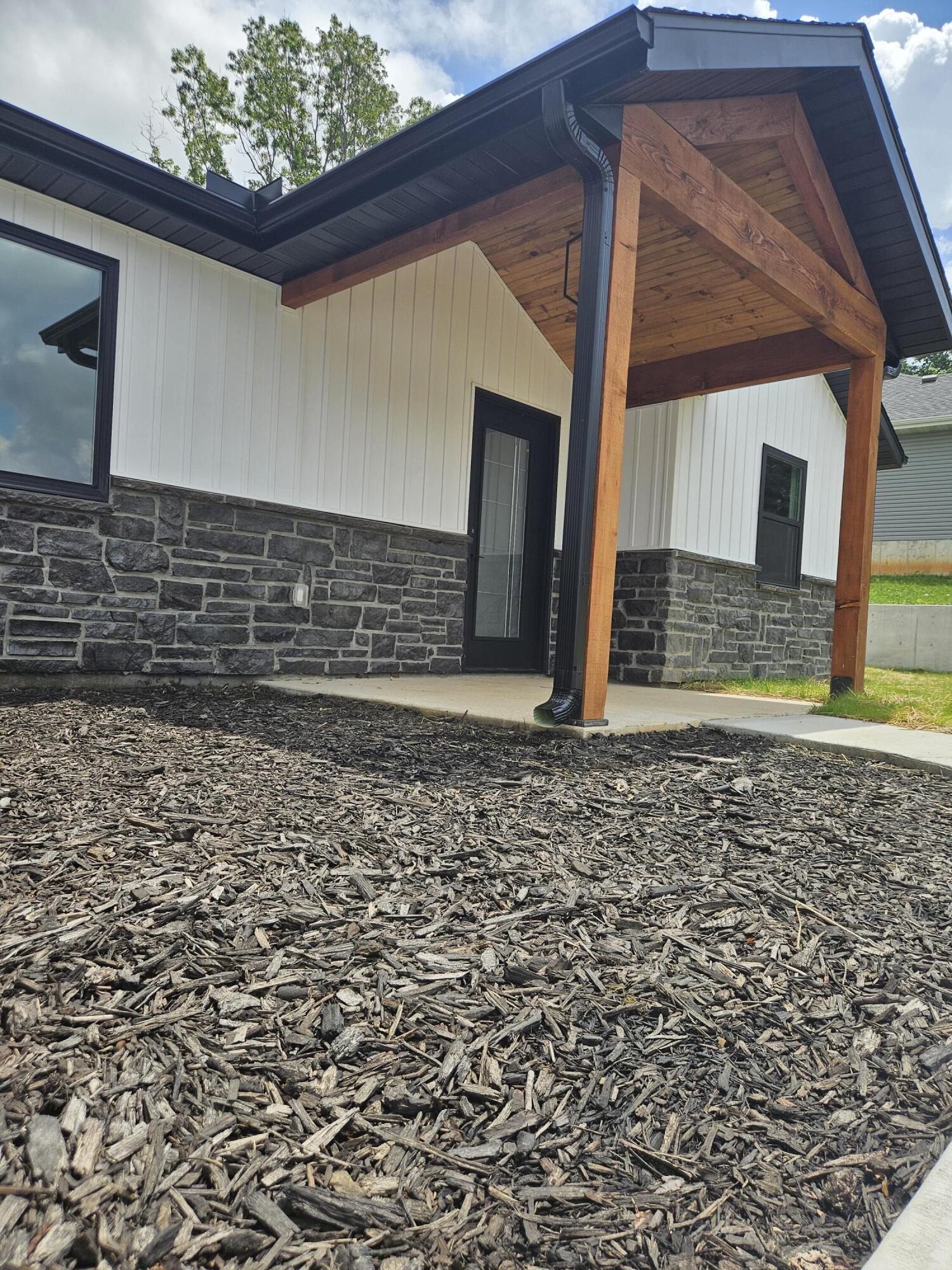 203 Juniper Avenue Property Photo 6