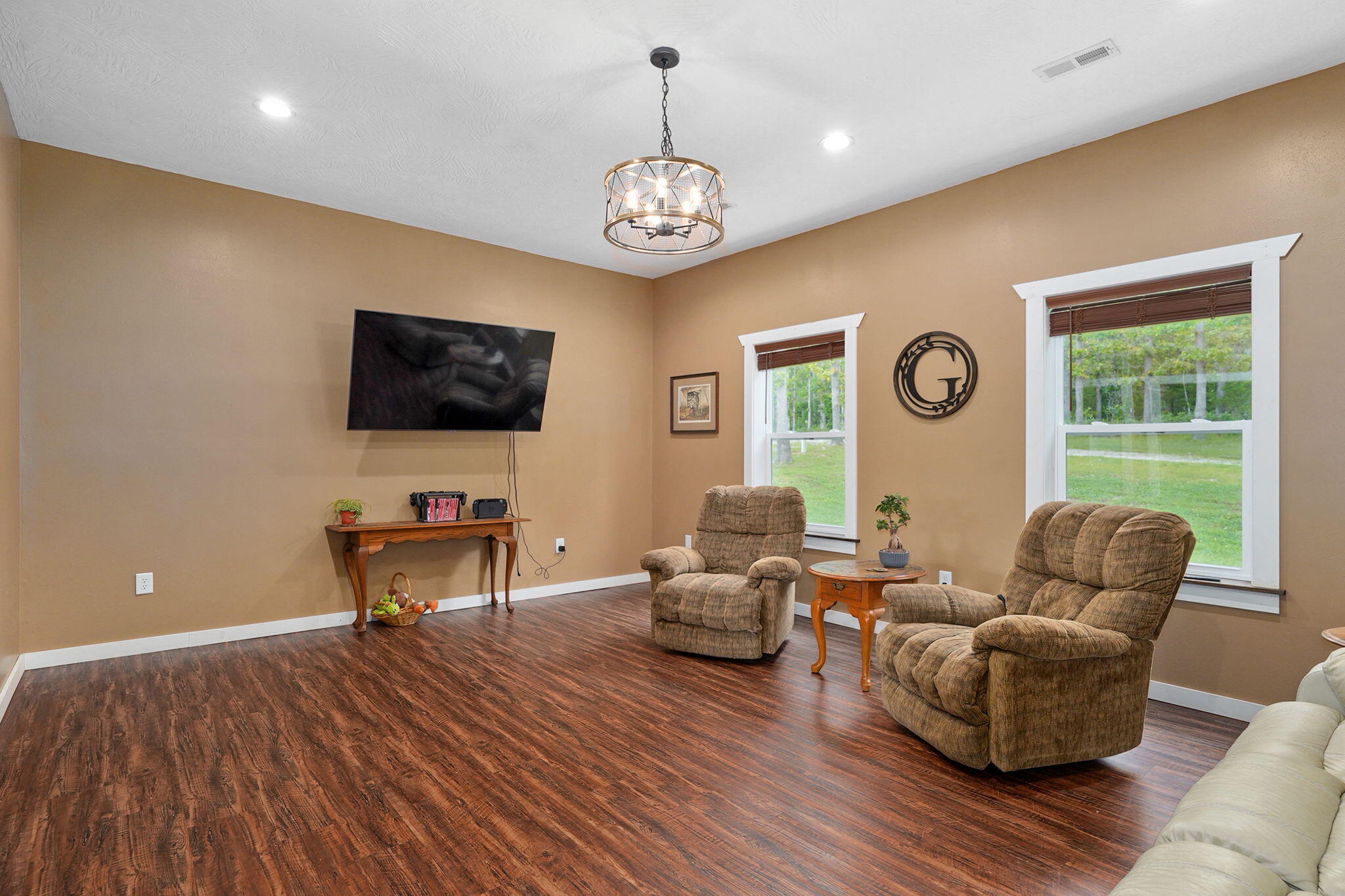 323 Lace Property Photo 17