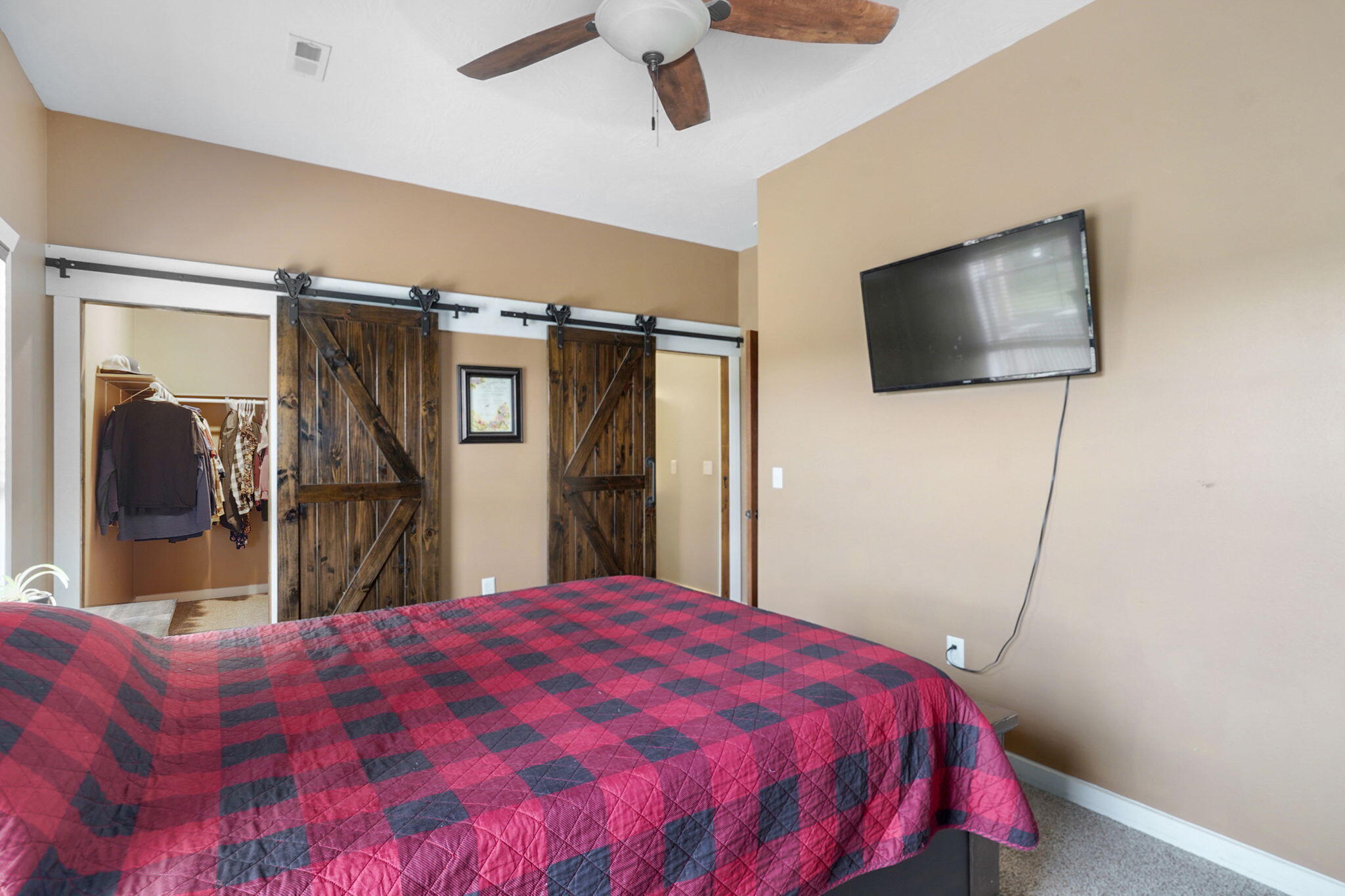323 Lace Property Photo 19