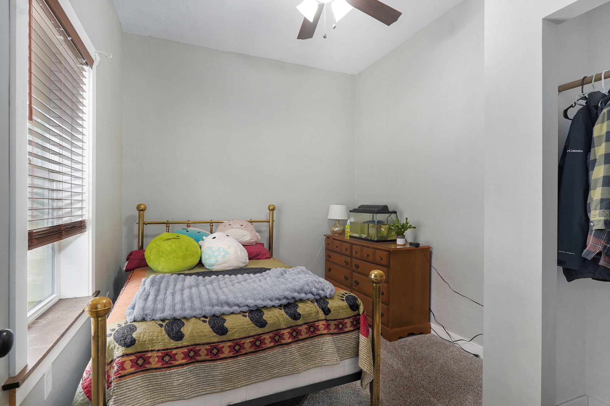 323 Lace Property Photo 23