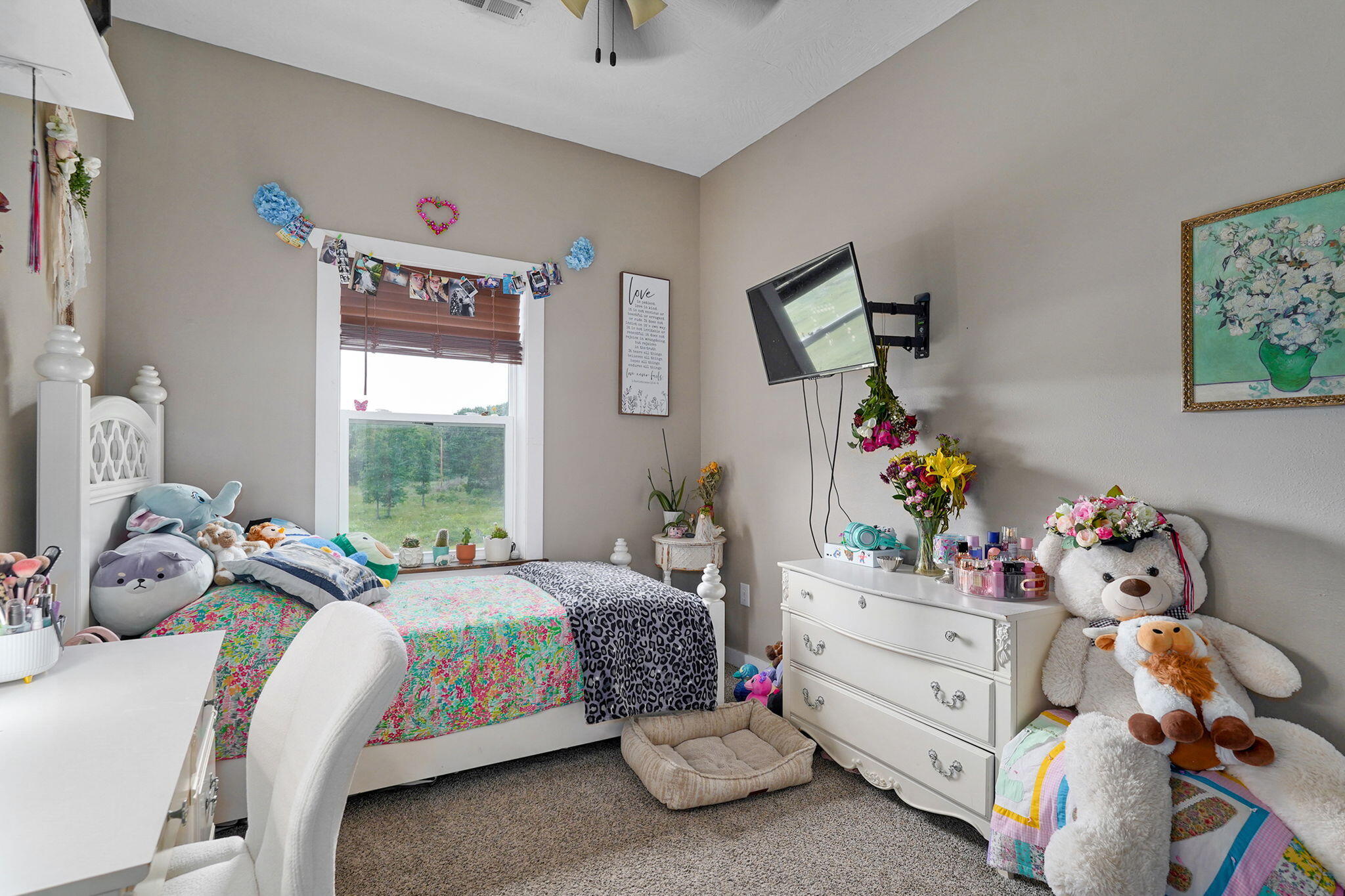 323 Lace Property Photo 24