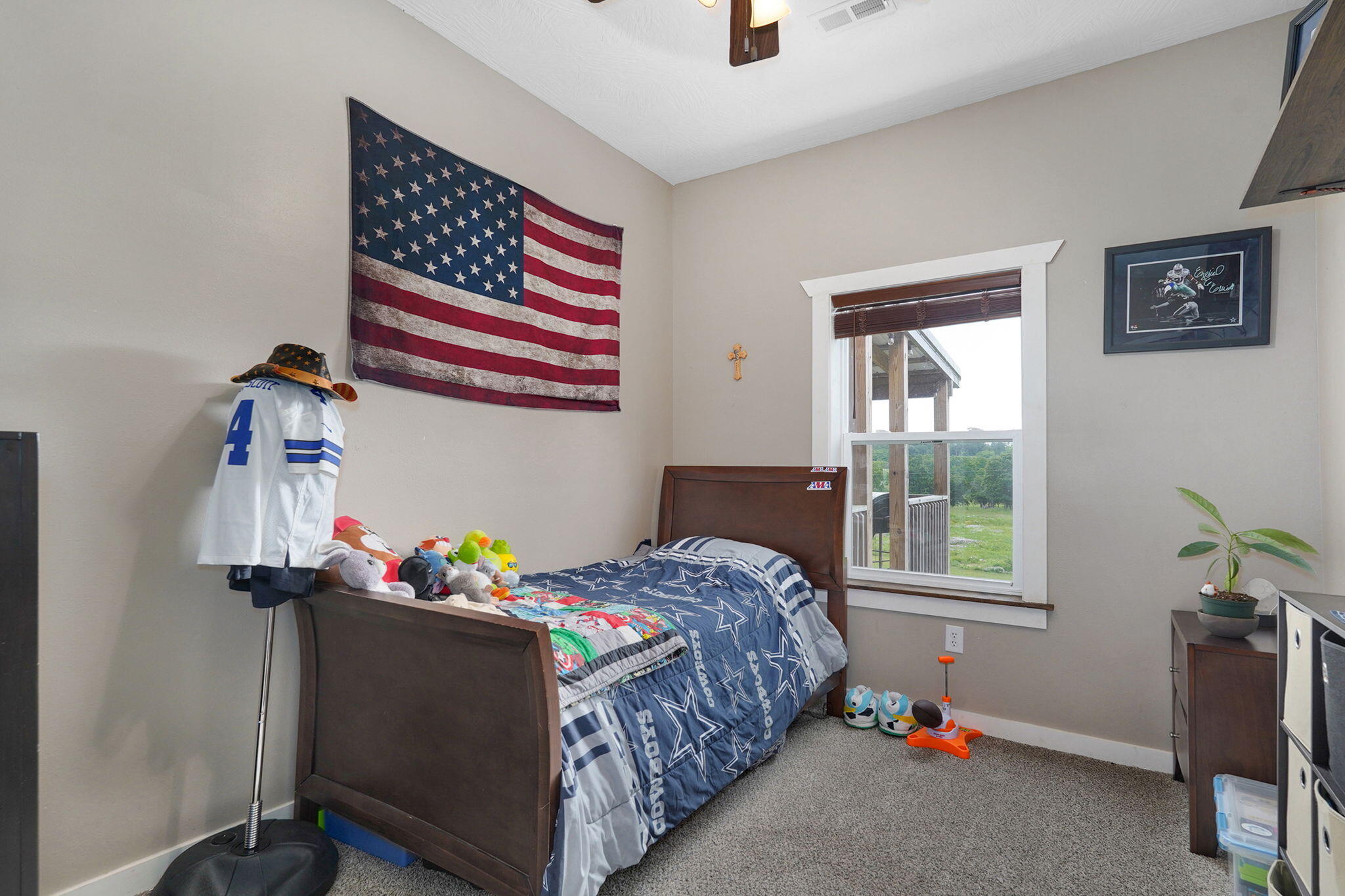 323 Lace Property Photo 25