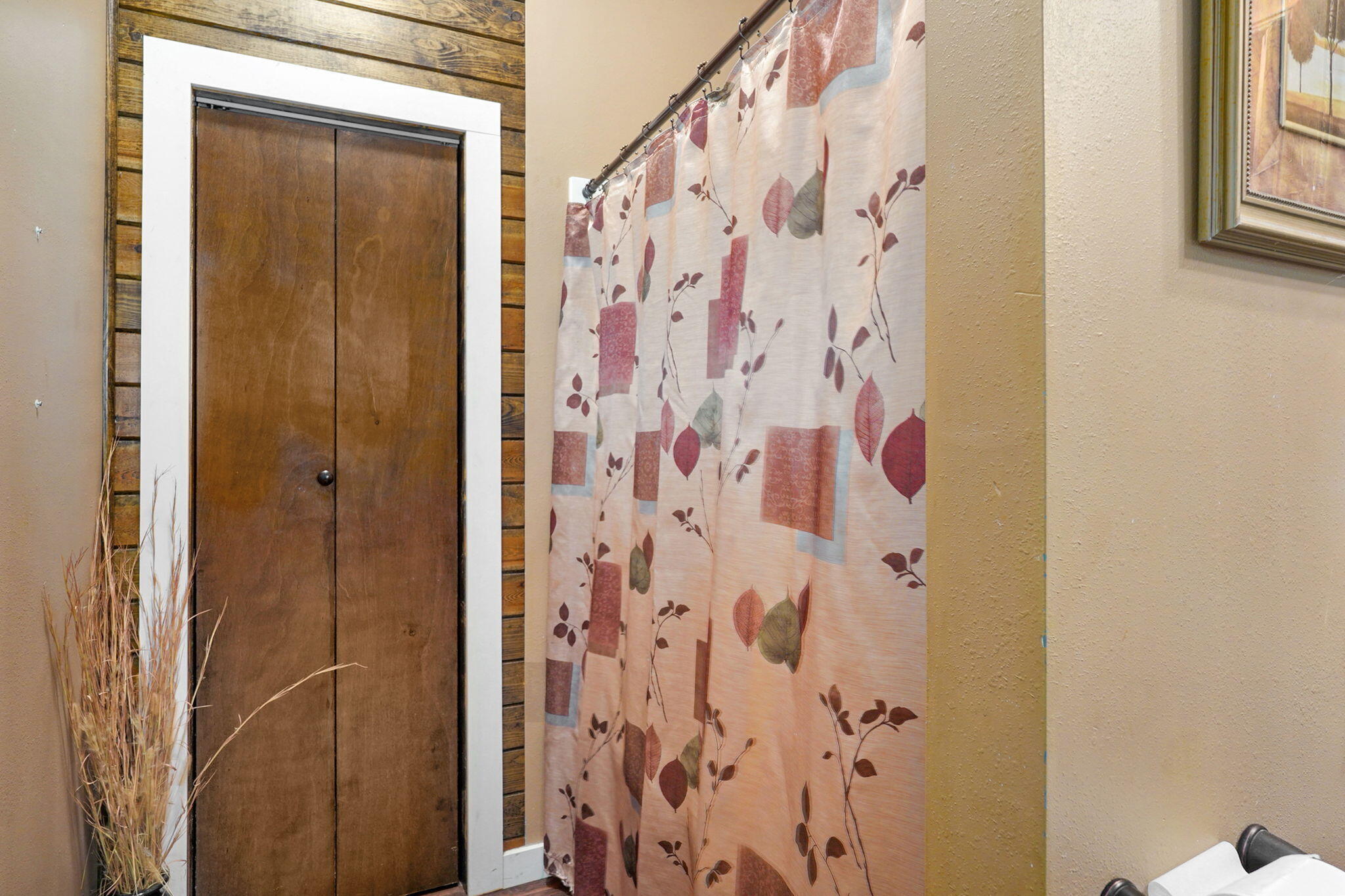 323 Lace Property Photo 28