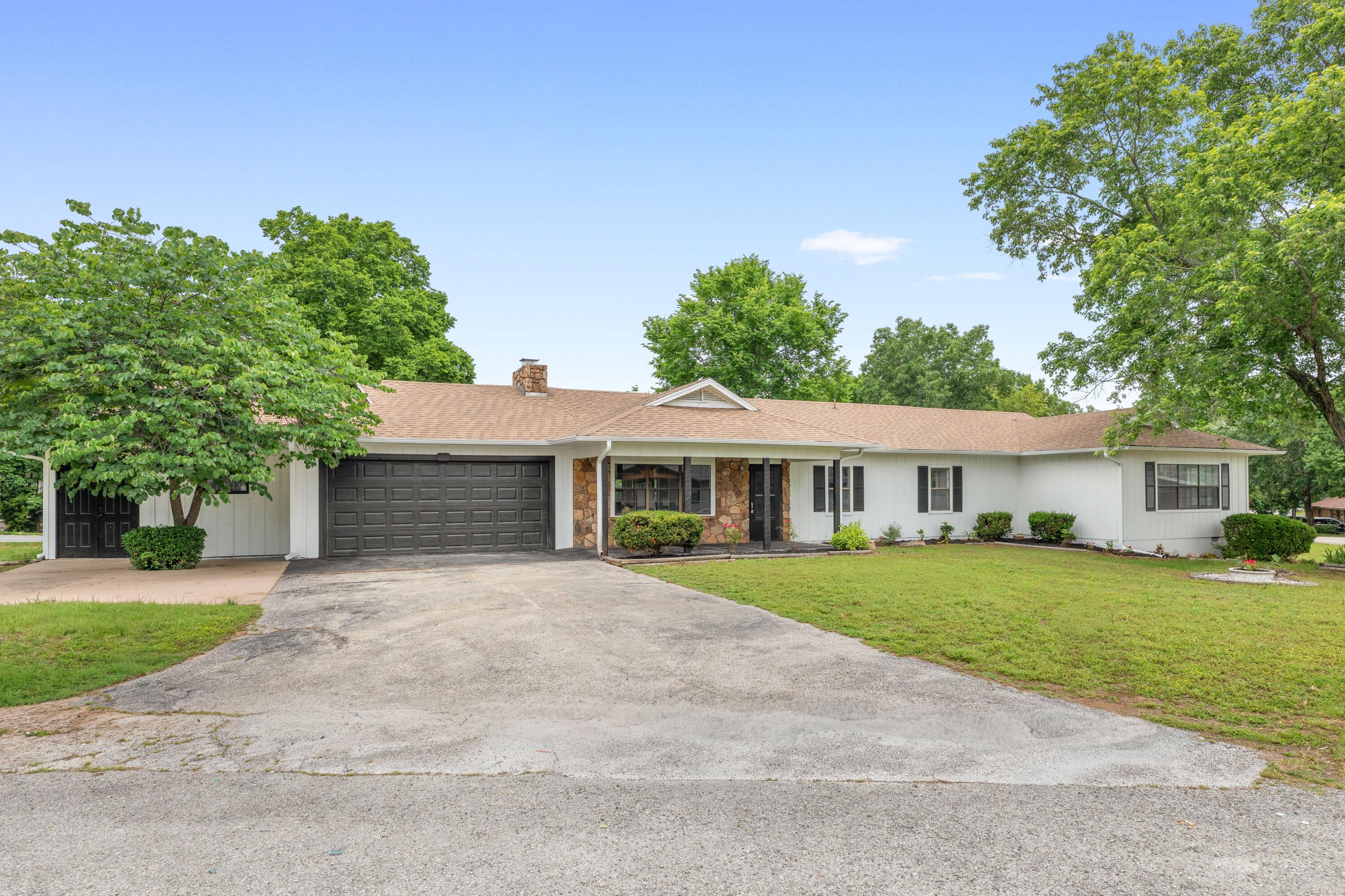 7 James River Lane Property Photo 1