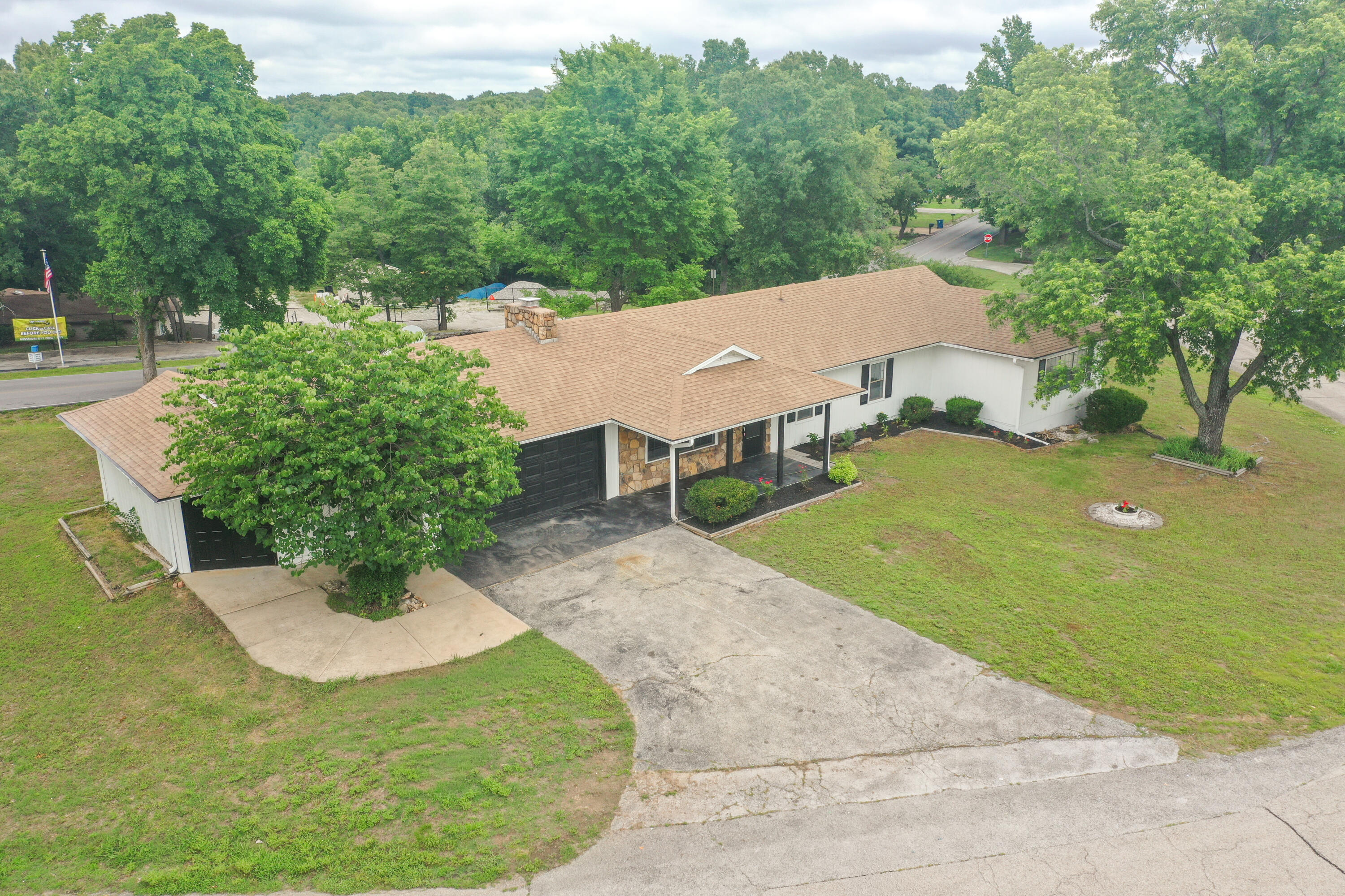 7 James River Lane Property Photo 2