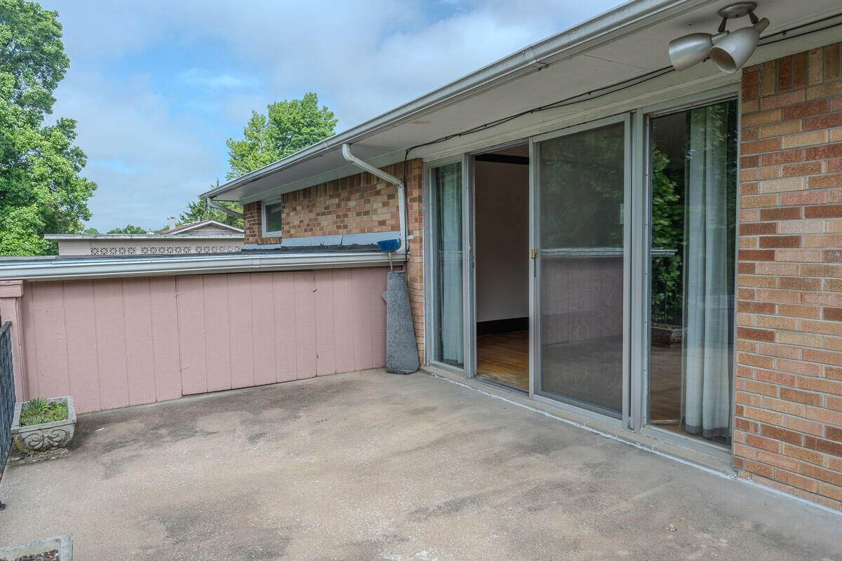 631 West South Street Property Photo 43
