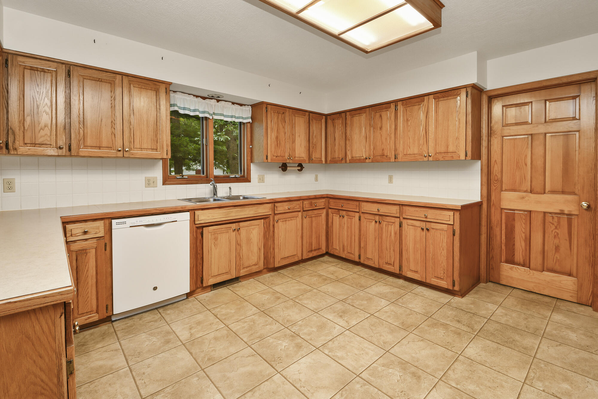 470 Forest Drive Property Photo 11
