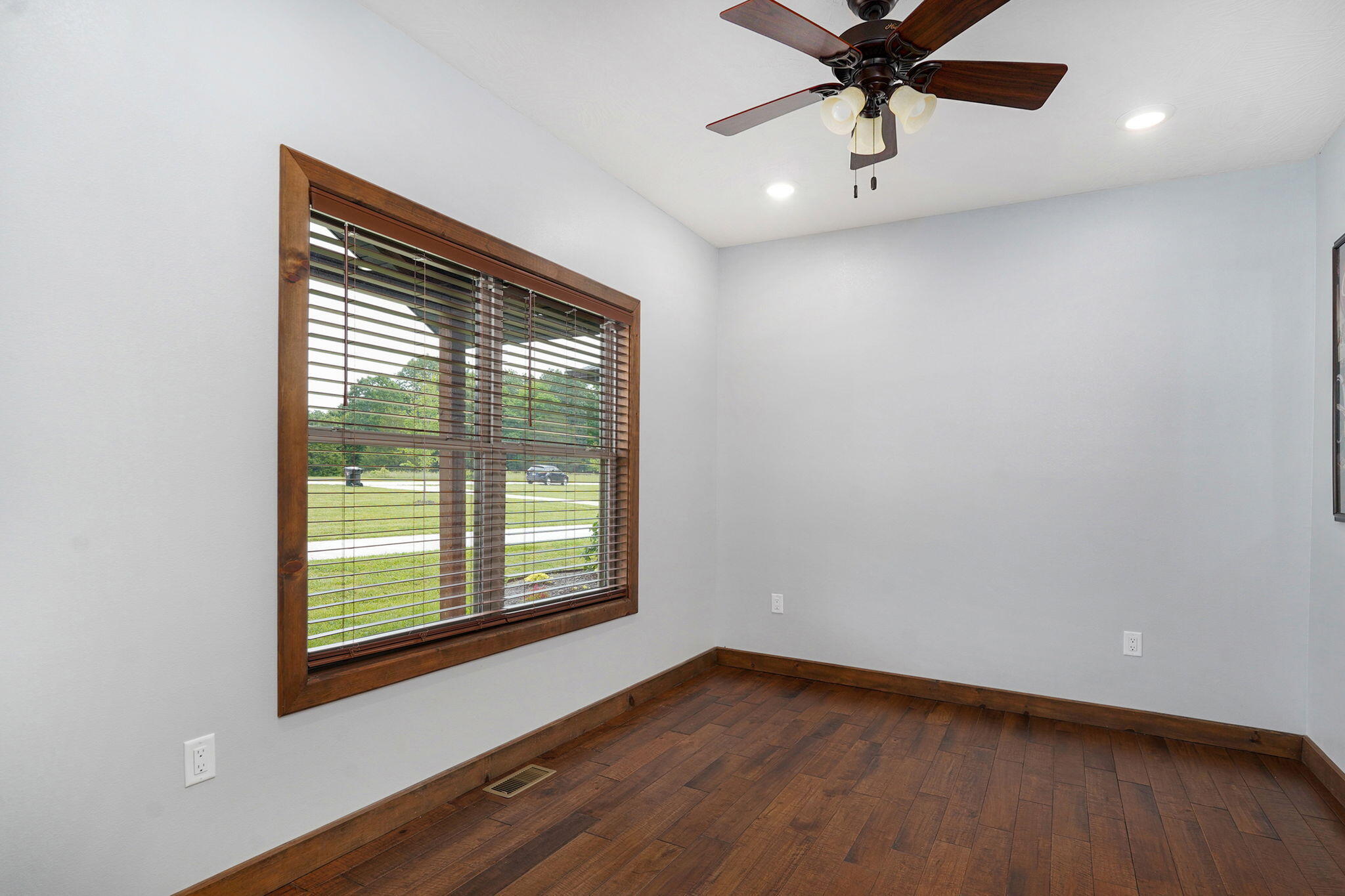 570 Wyldewood Property Photo 13
