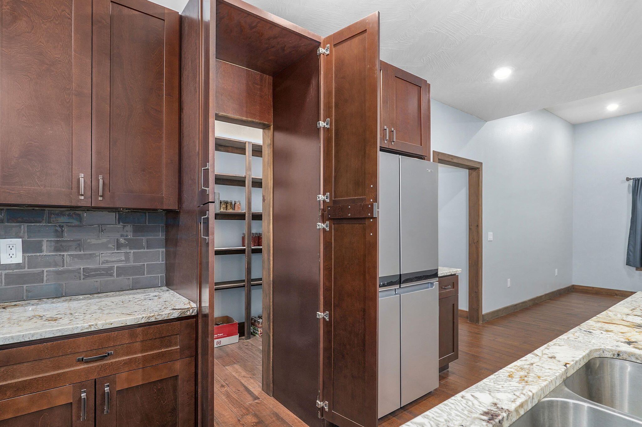 570 Wyldewood Property Photo 25