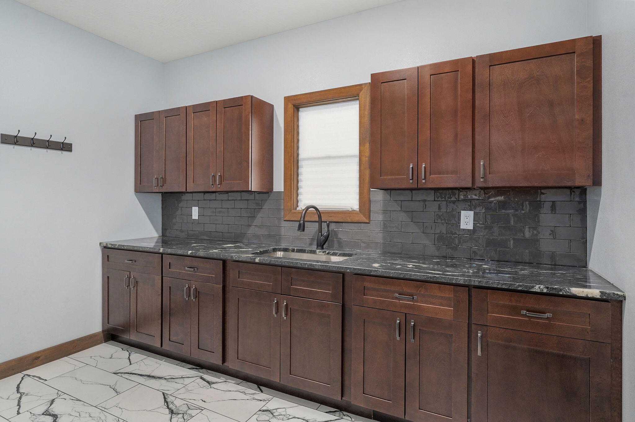 570 Wyldewood Property Photo 28