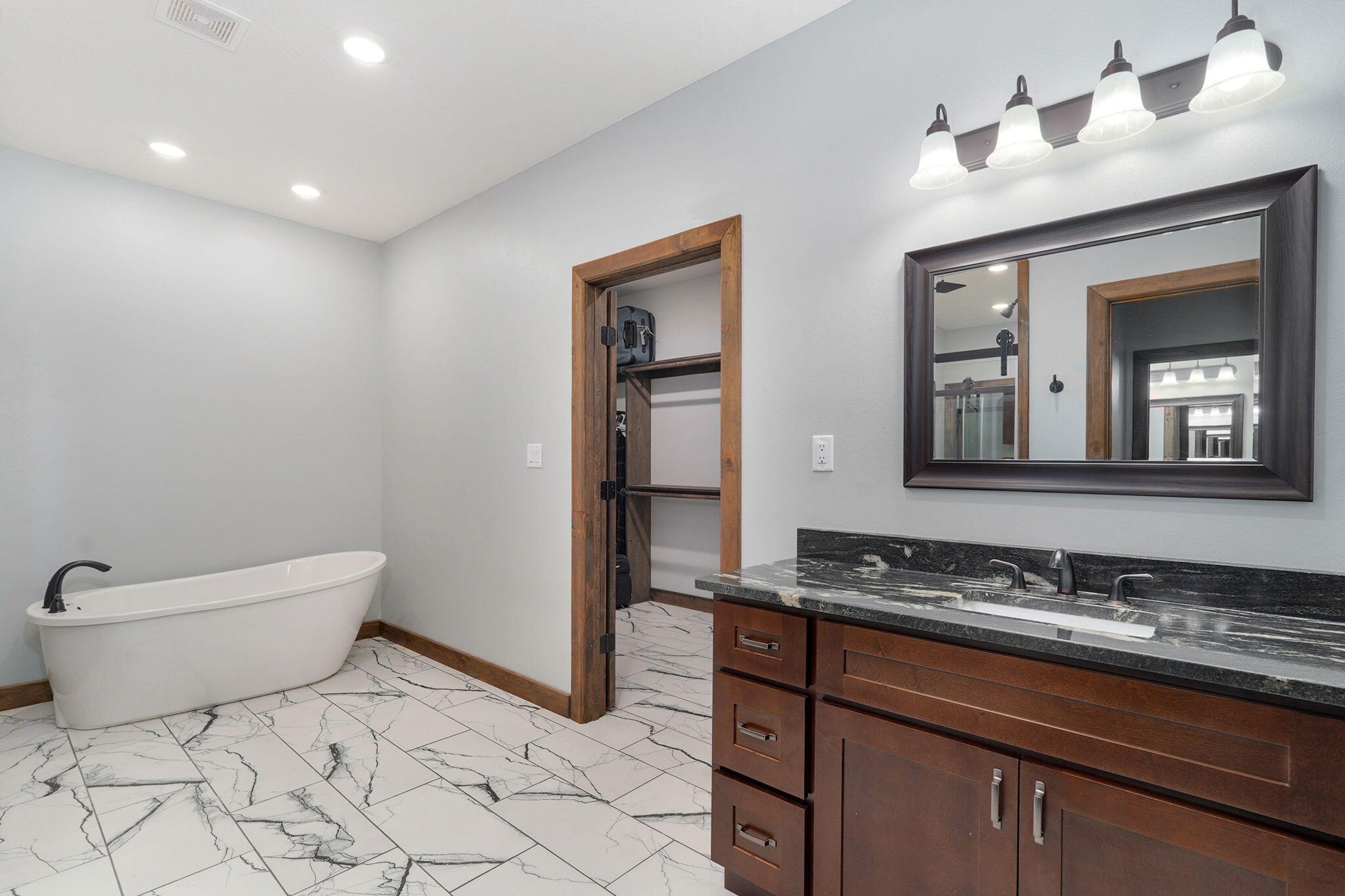 570 Wyldewood Property Photo 33