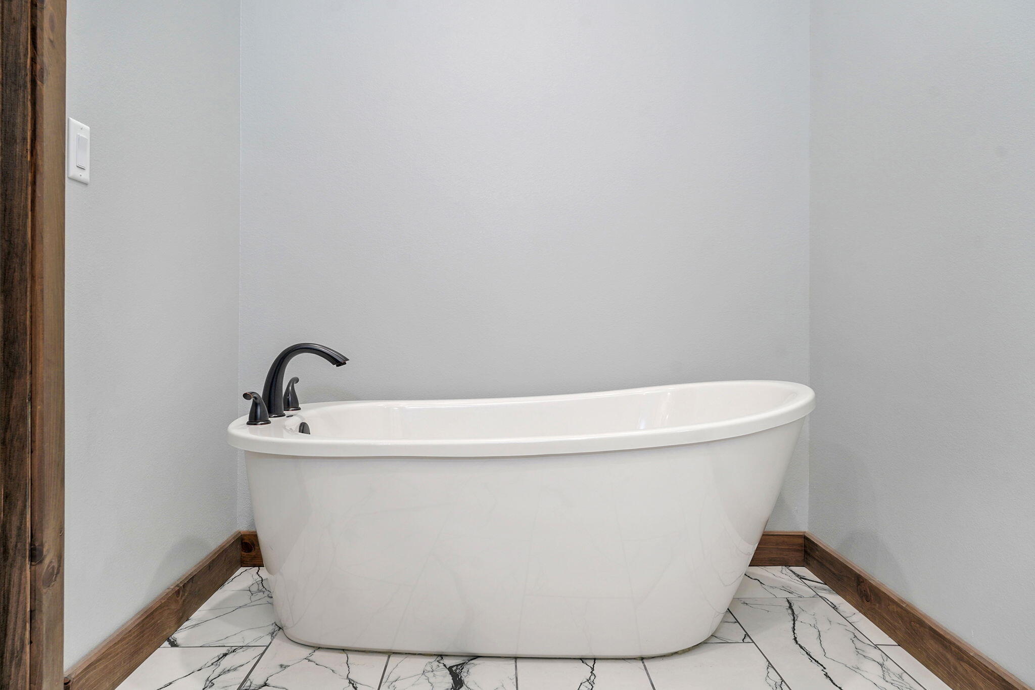 570 Wyldewood Property Photo 34