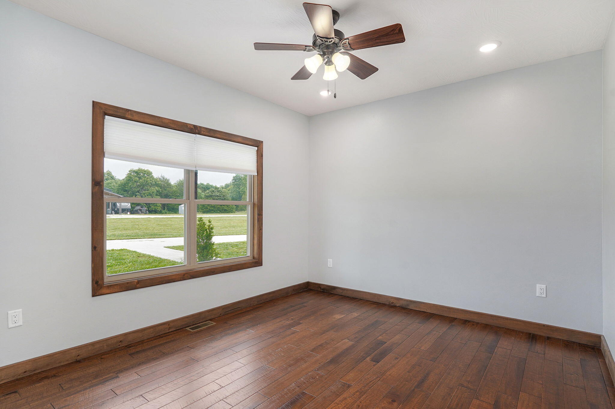 570 Wyldewood Property Photo 41