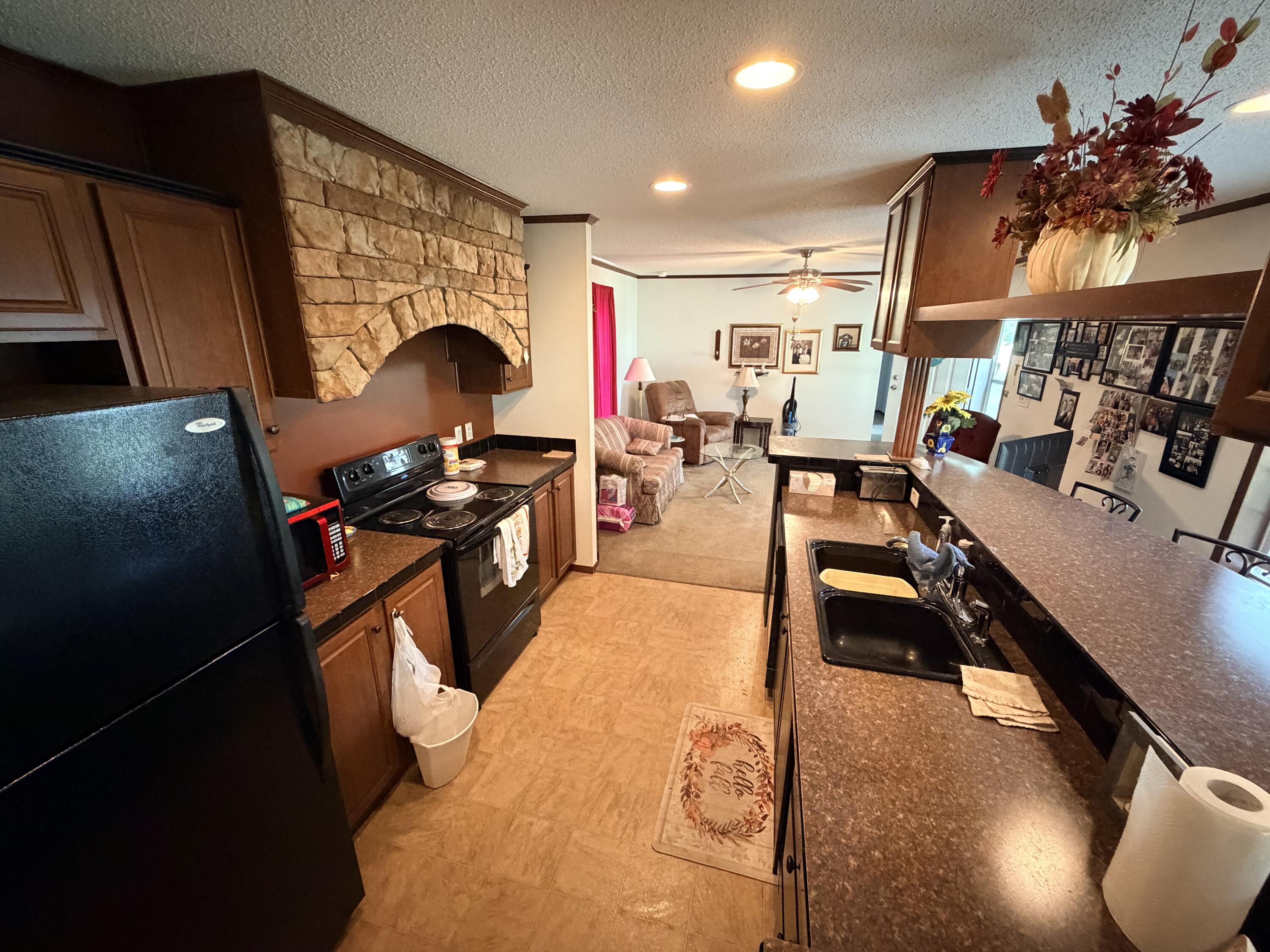 502 Barton Street Property Photo 6