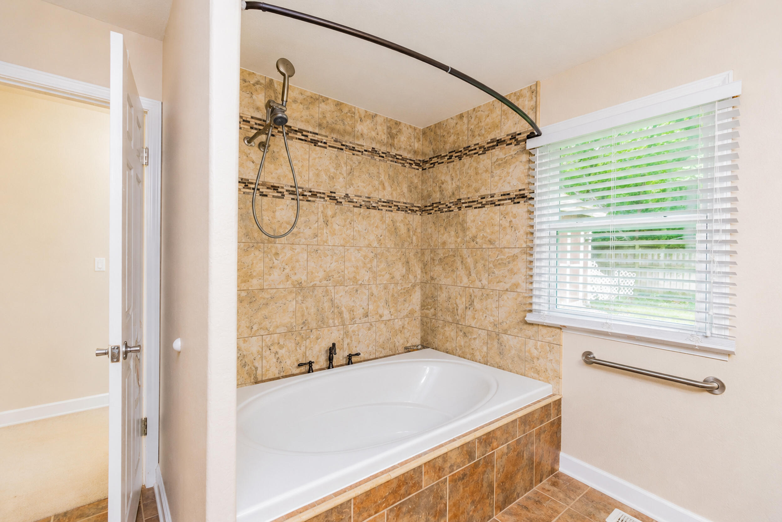 185 Glenwood Circle Property Photo 16