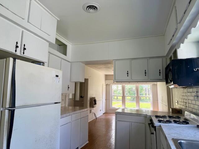 351 6th Street Property Photo 9