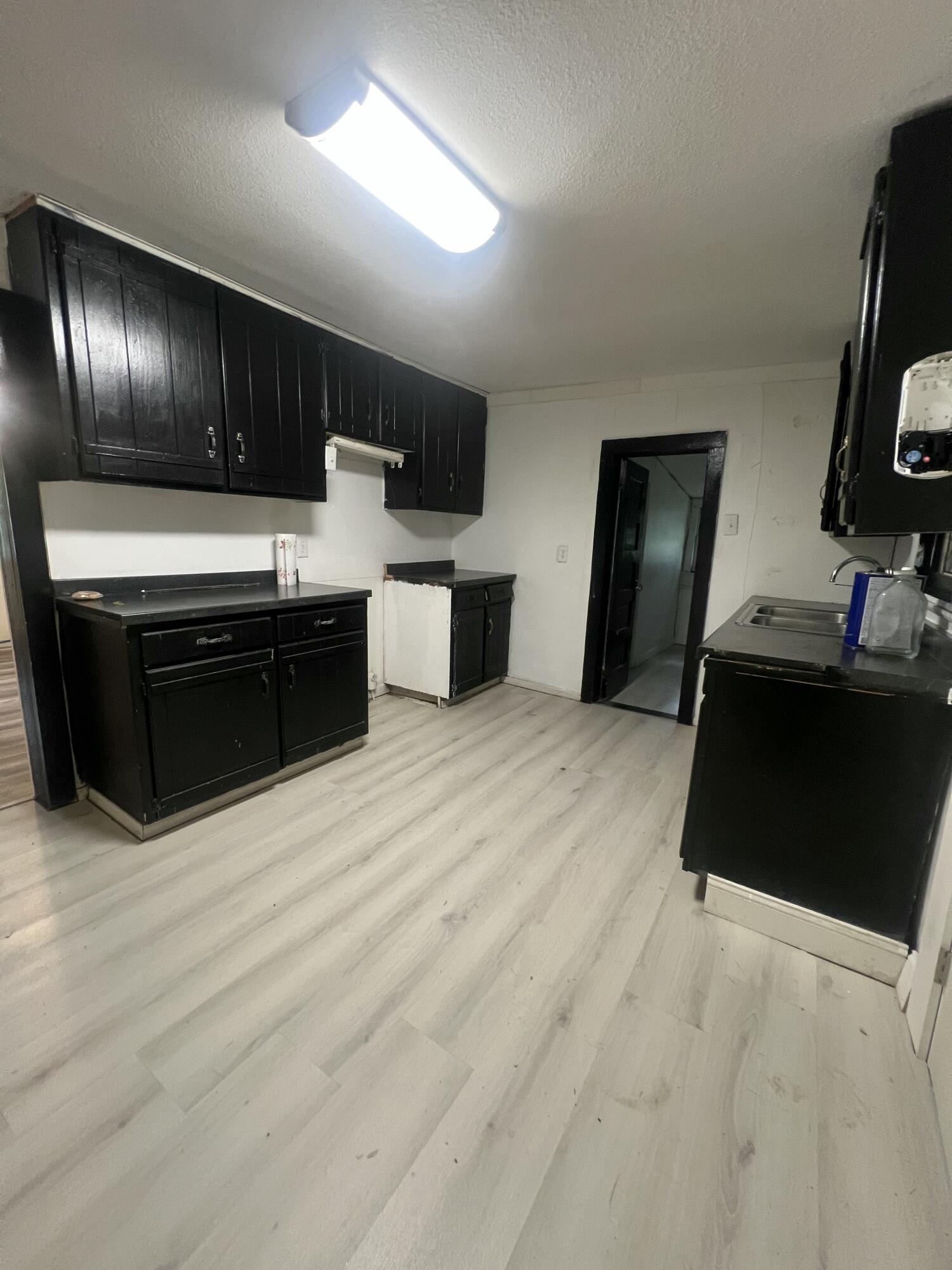 315 East Washington Avenue Property Photo 6