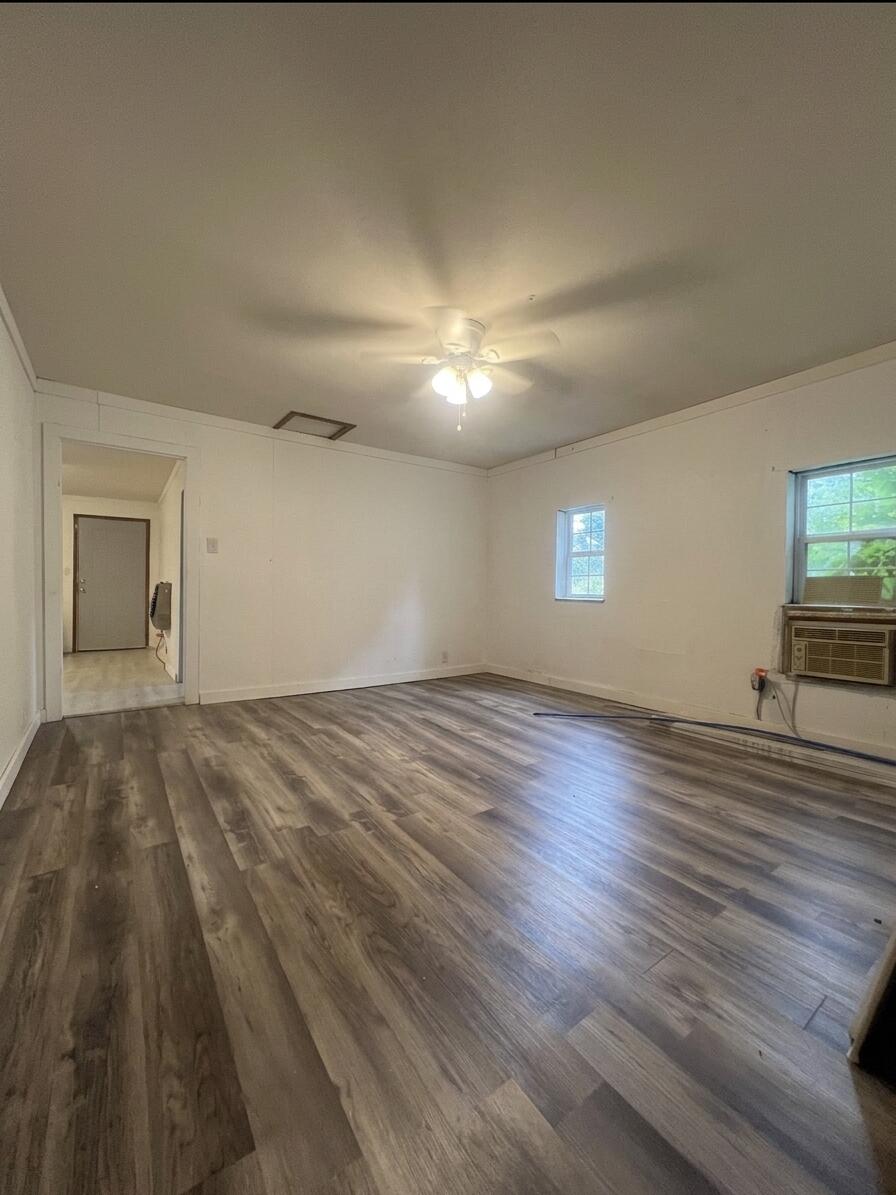 315 East Washington Avenue Property Photo 9