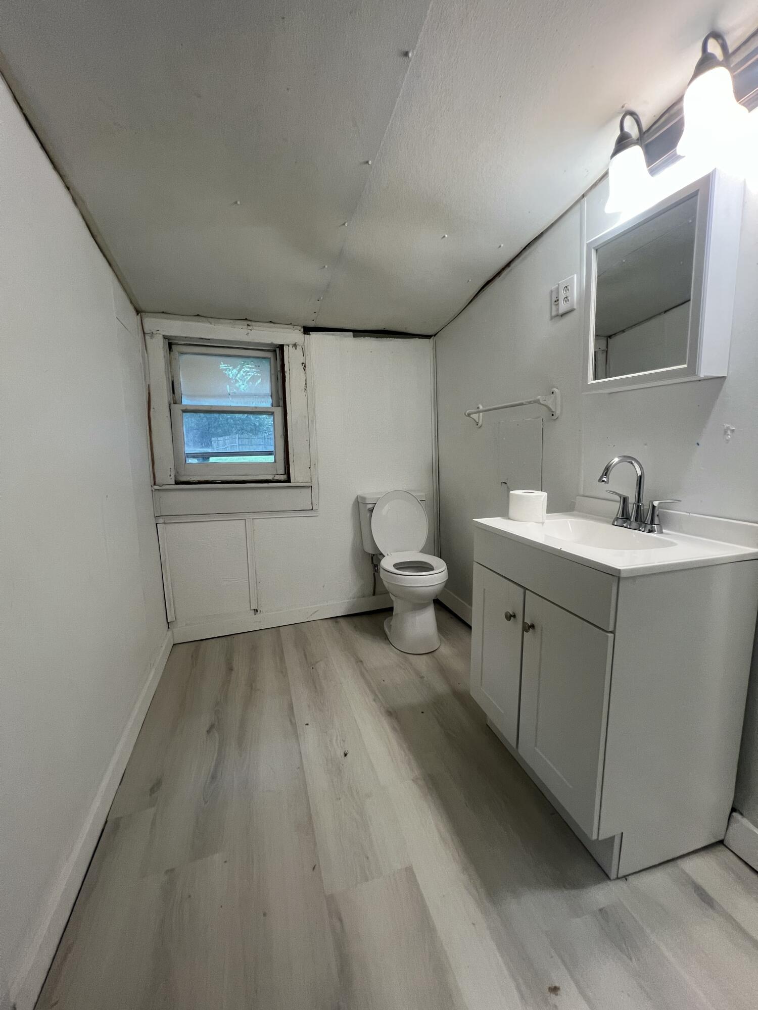 315 East Washington Avenue Property Photo 13