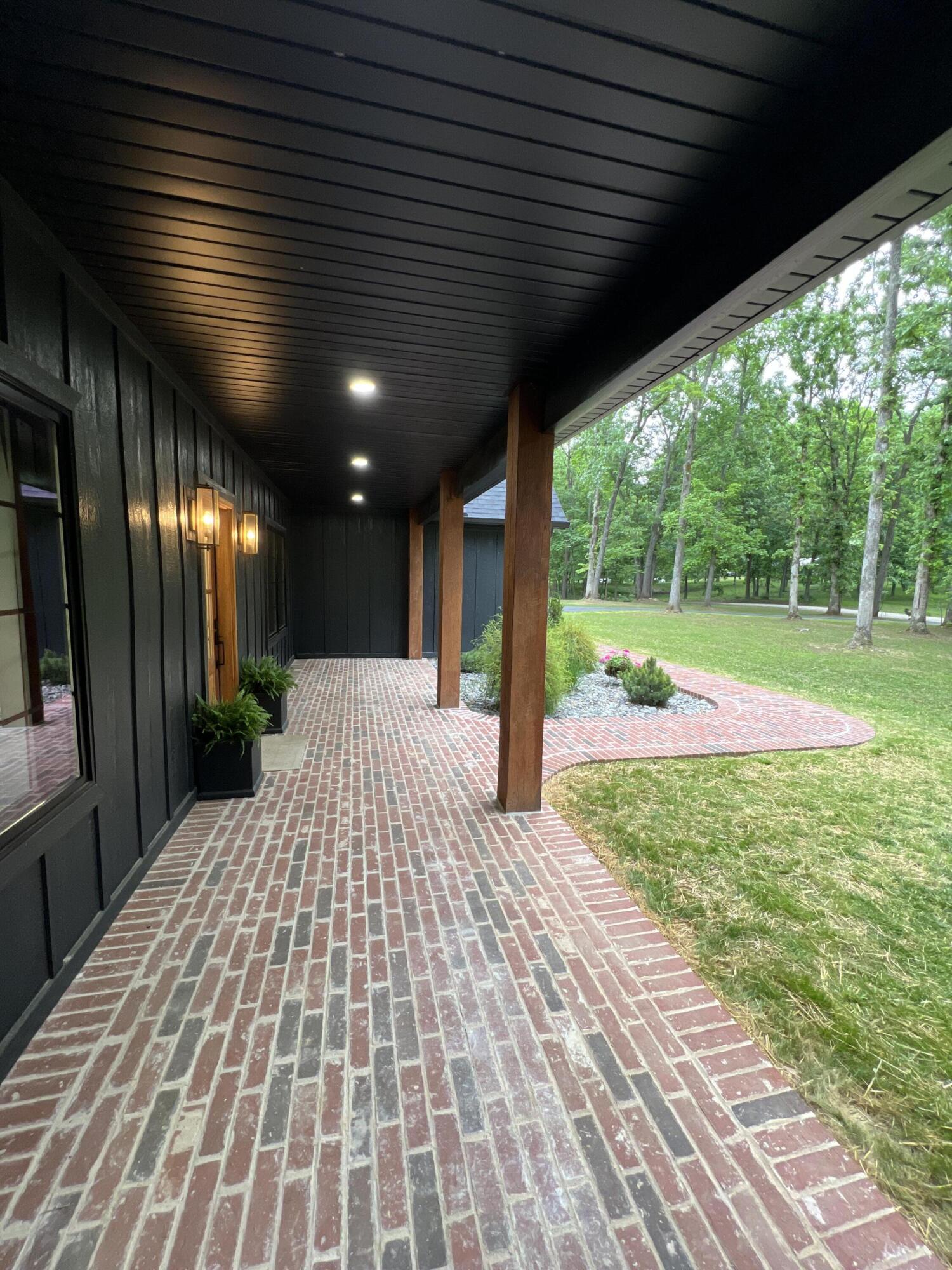 9121 Dow Lane Property Photo 4