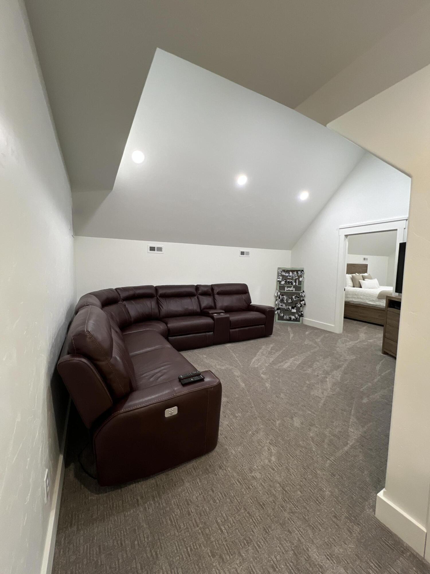 9121 Dow Lane Property Photo 40