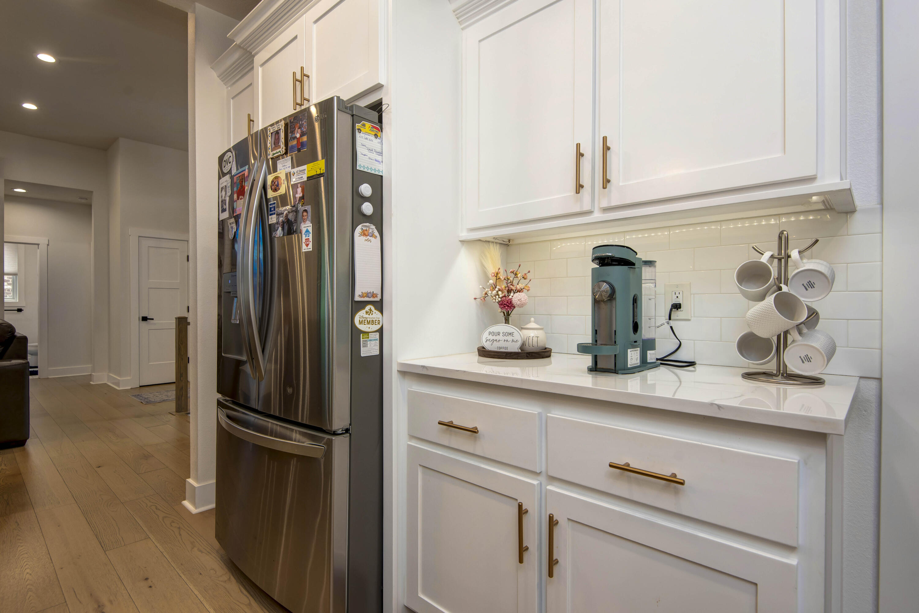 6099 South Hampton Avenue Property Photo 12
