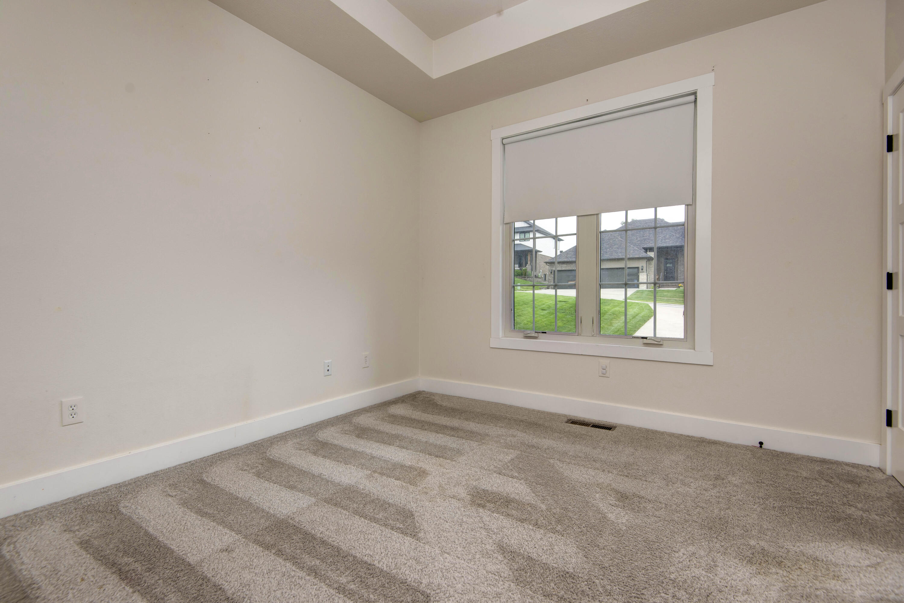 6099 South Hampton Avenue Property Photo 27