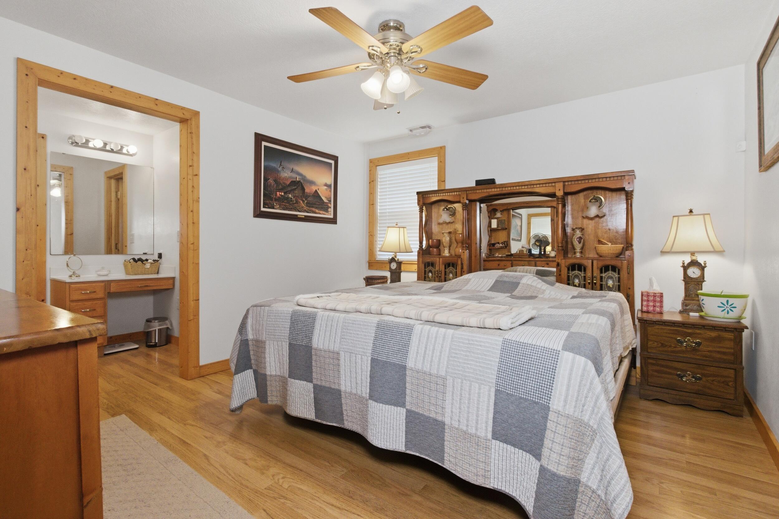 9723 Highway E Property Photo 14