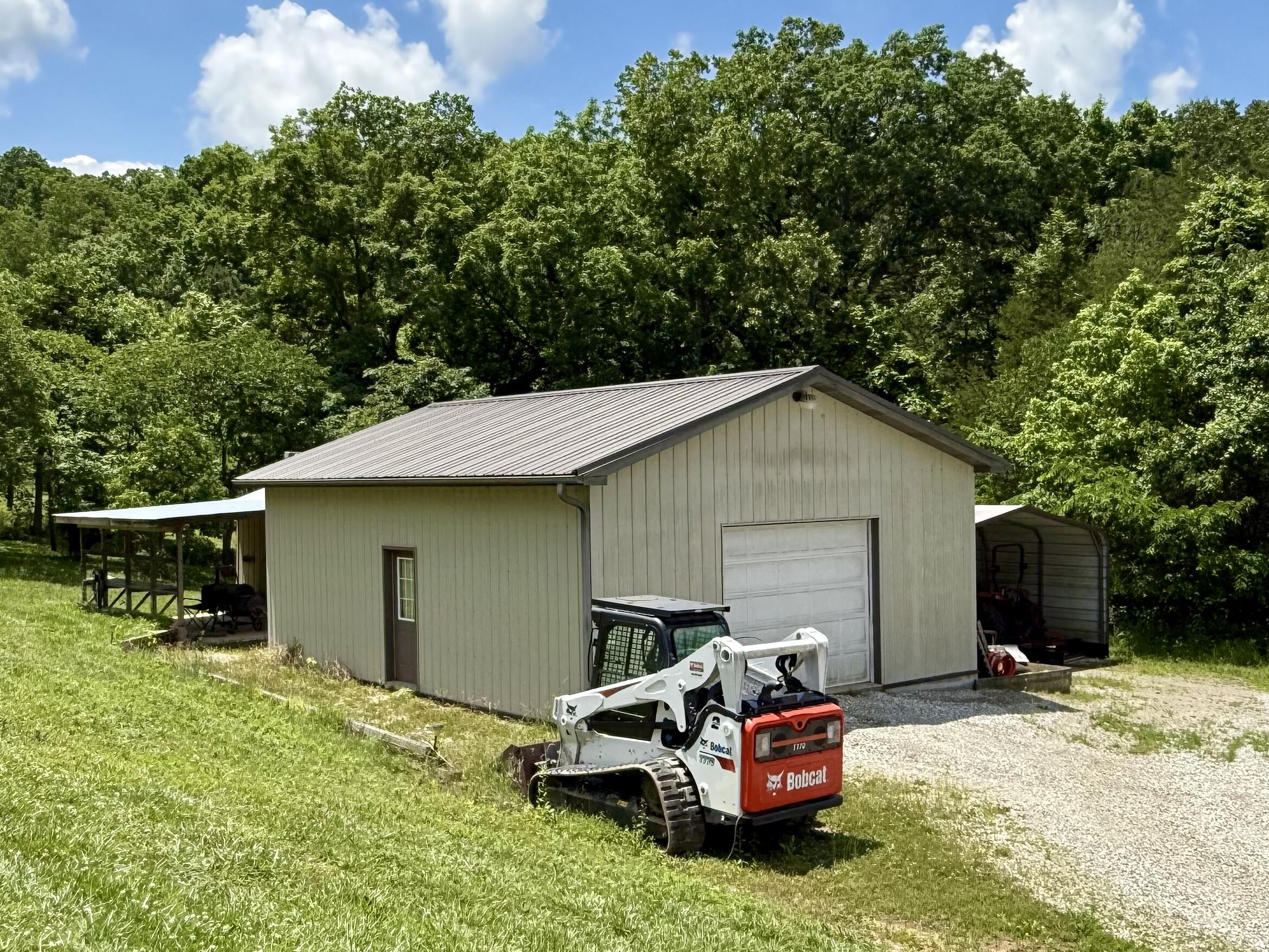 9723 Highway E Property Photo 28