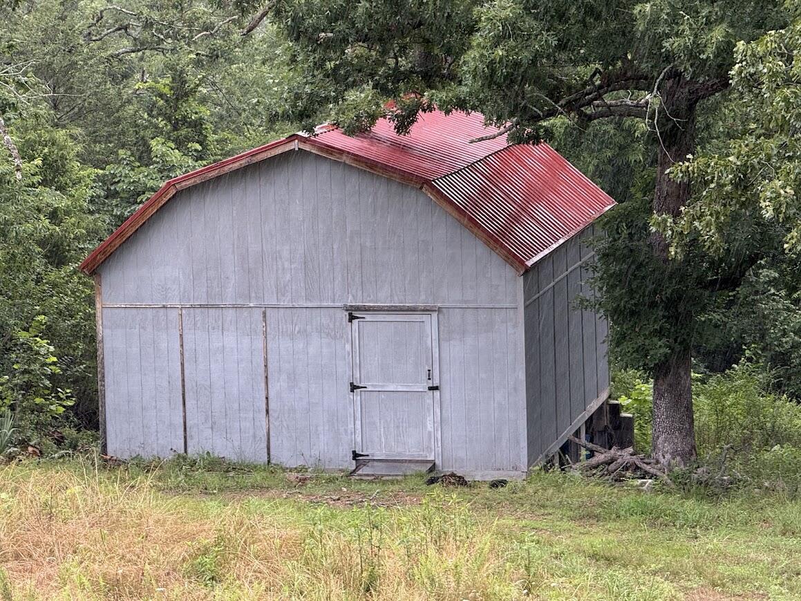 535 Skyline Drive Property Photo 4