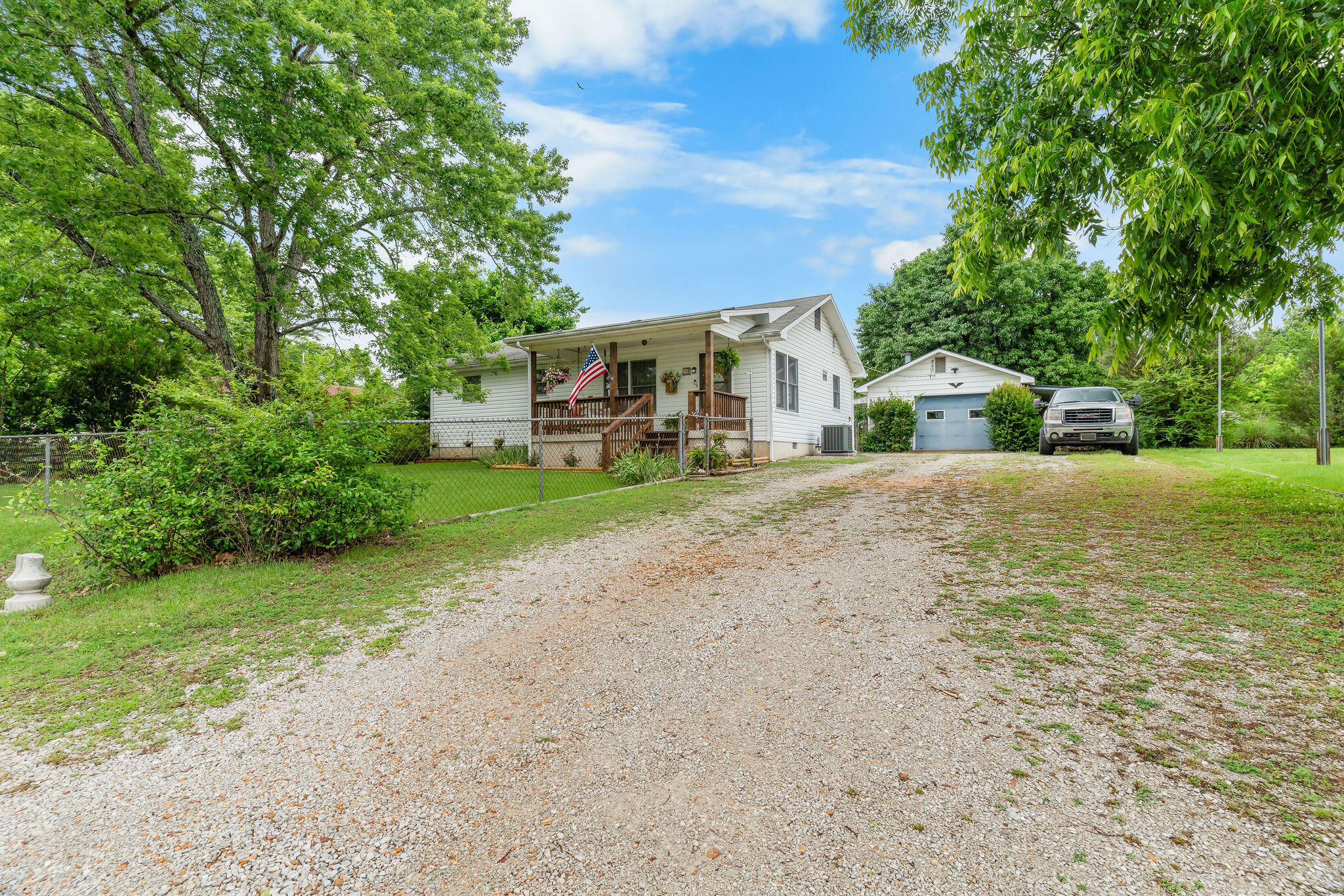 206 Meadow Lane Drive Property Photo 6