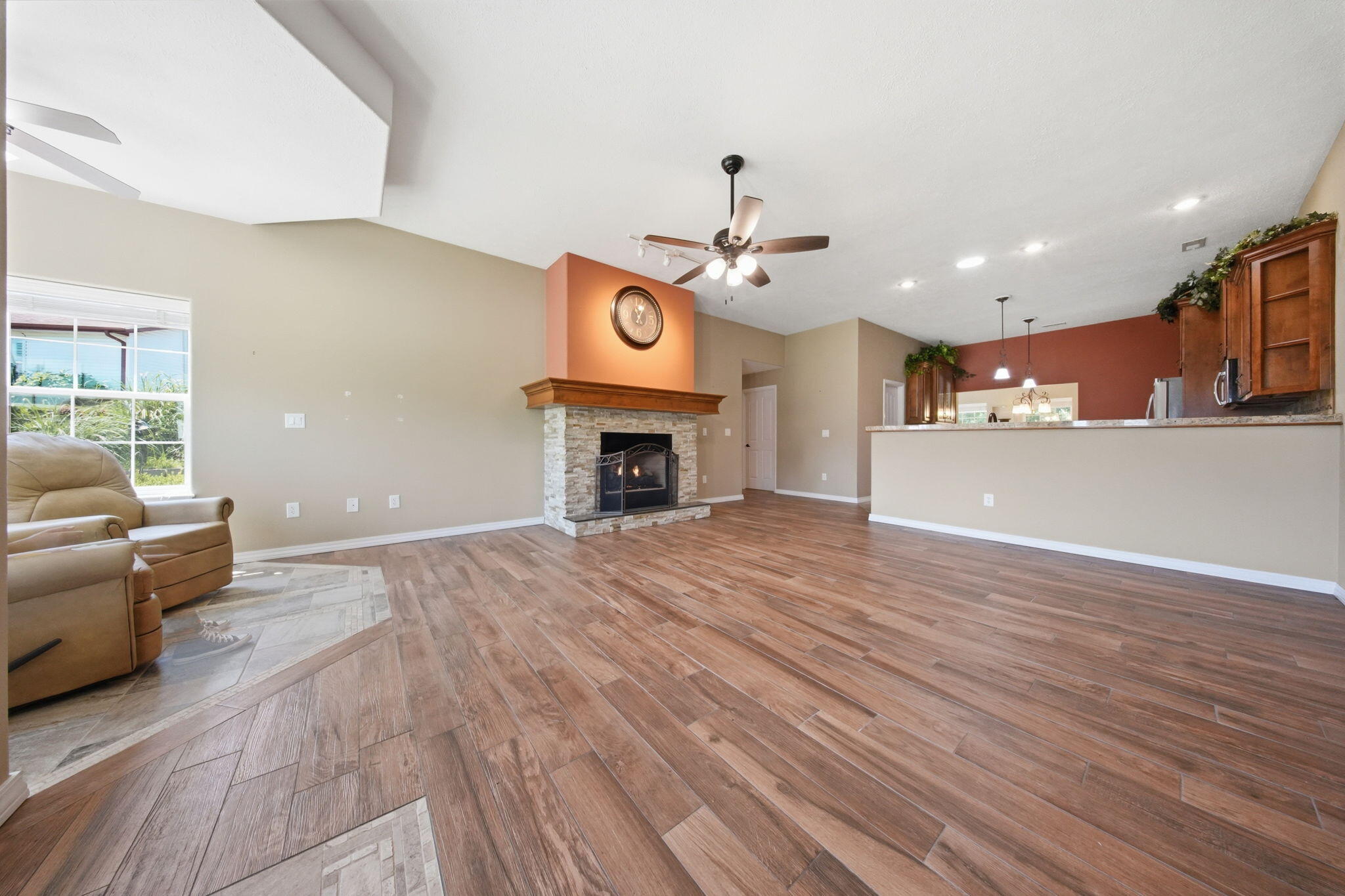67 Starrville Place Property Photo 6
