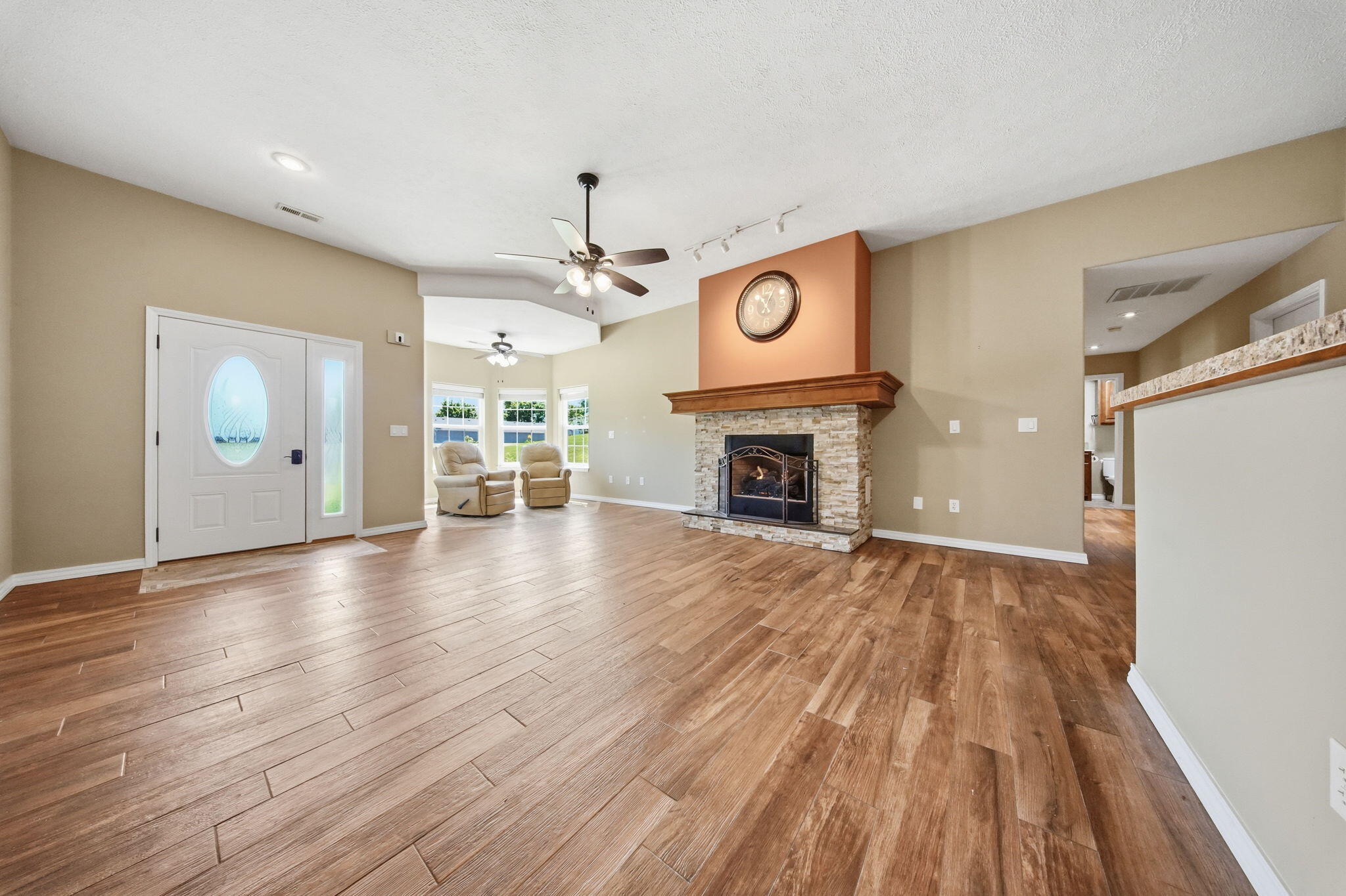 67 Starrville Place Property Photo 8