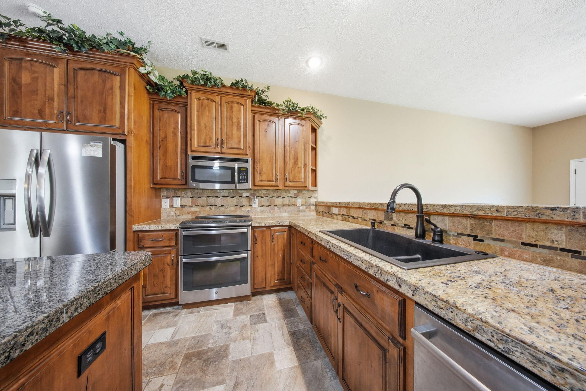 67 Starrville Place Property Photo 10