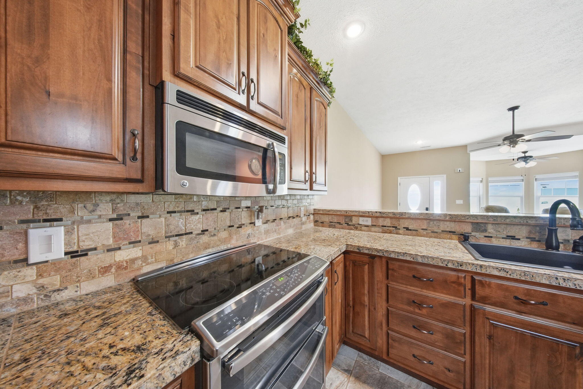 67 Starrville Place Property Photo 12