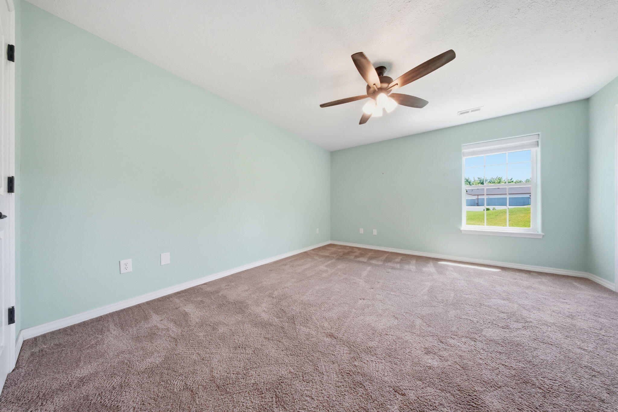 67 Starrville Place Property Photo 15
