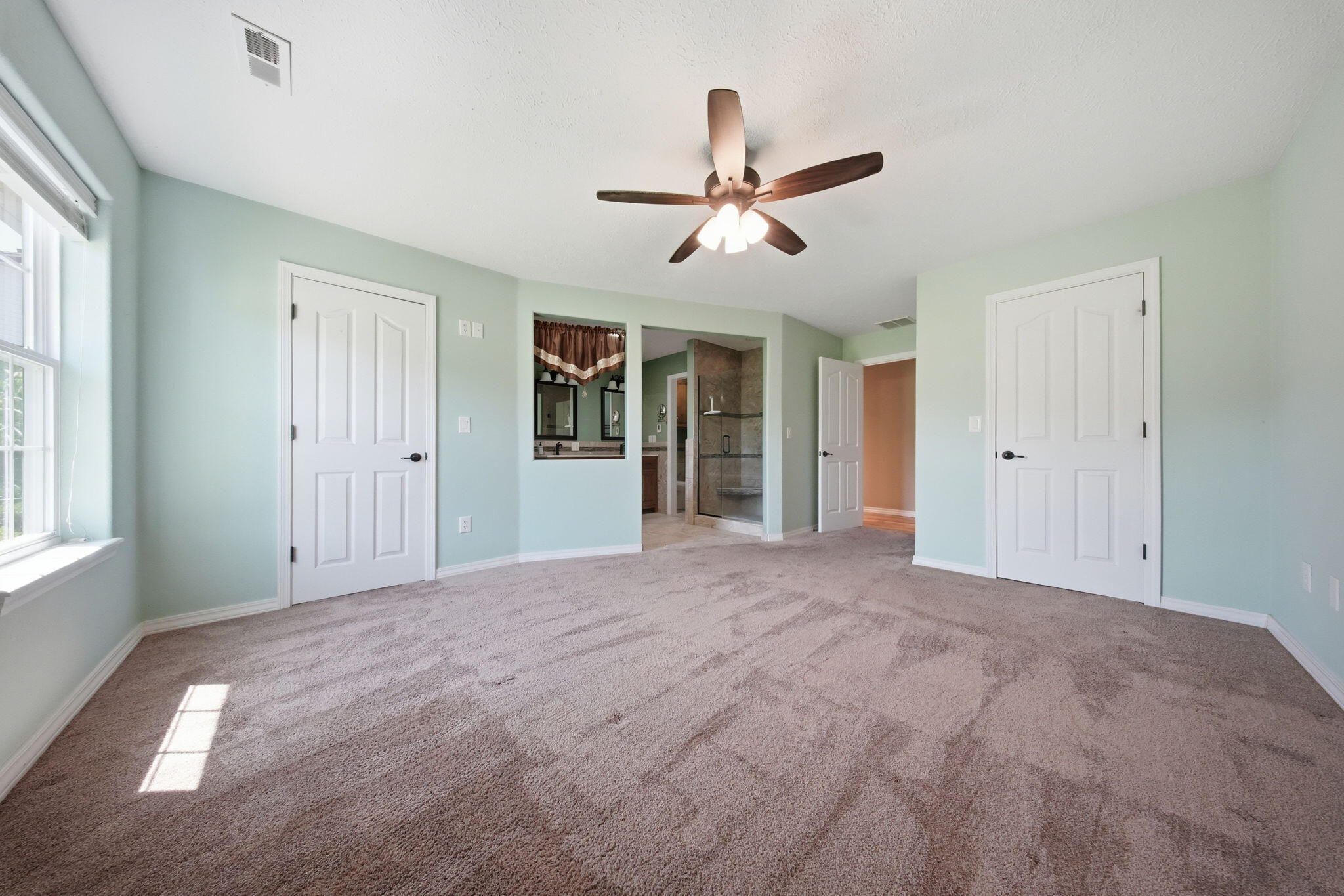 67 Starrville Place Property Photo 16