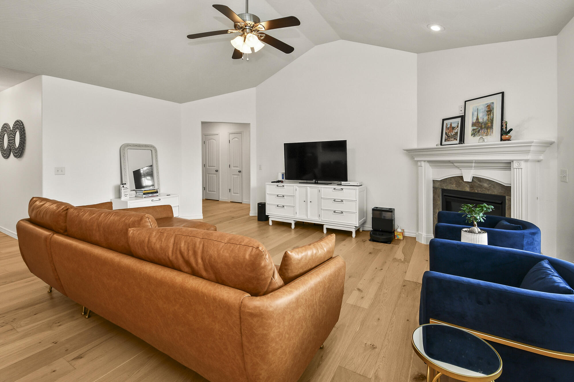858 Capitol Hill Drive Property Photo 7