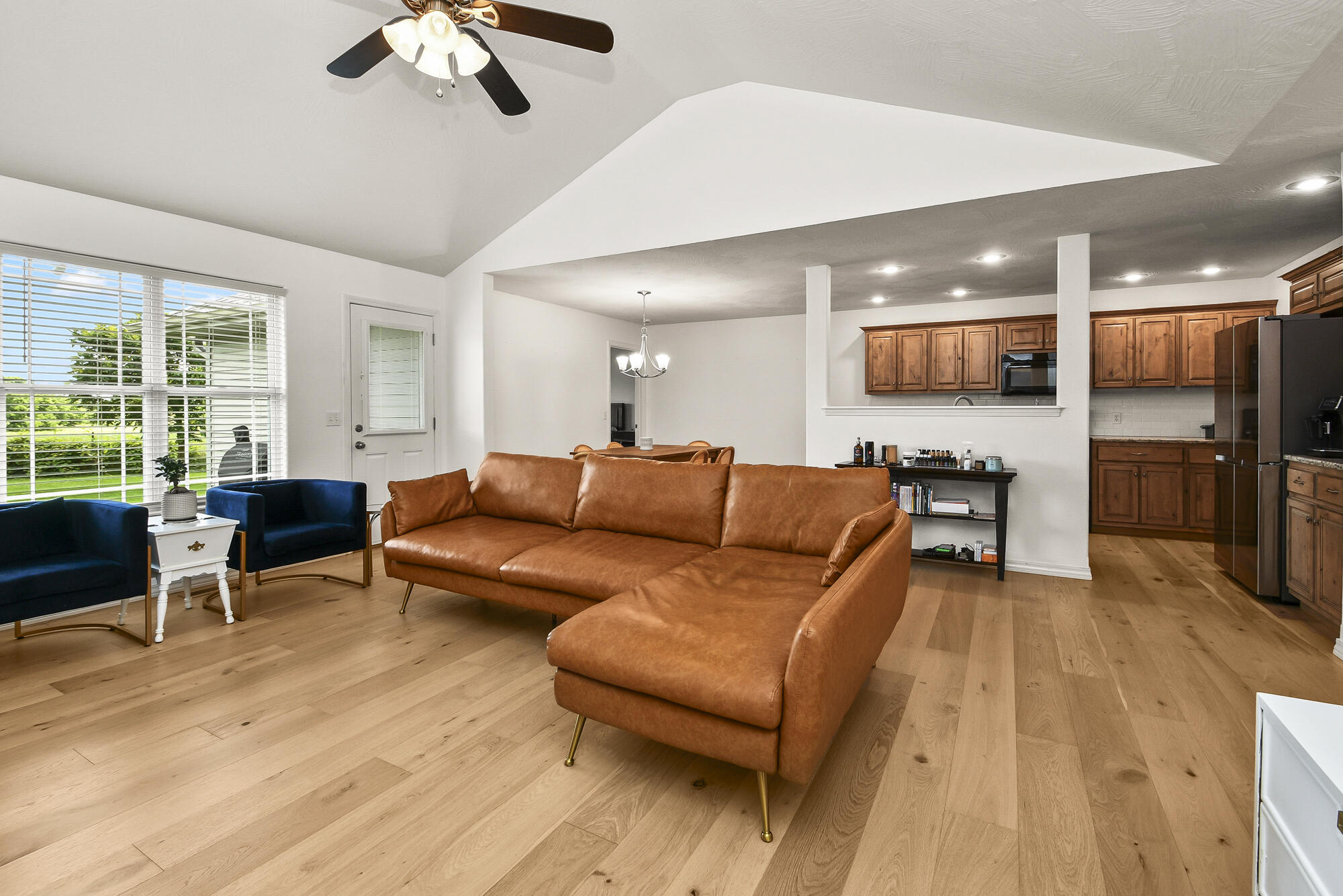 858 Capitol Hill Drive Property Photo 10