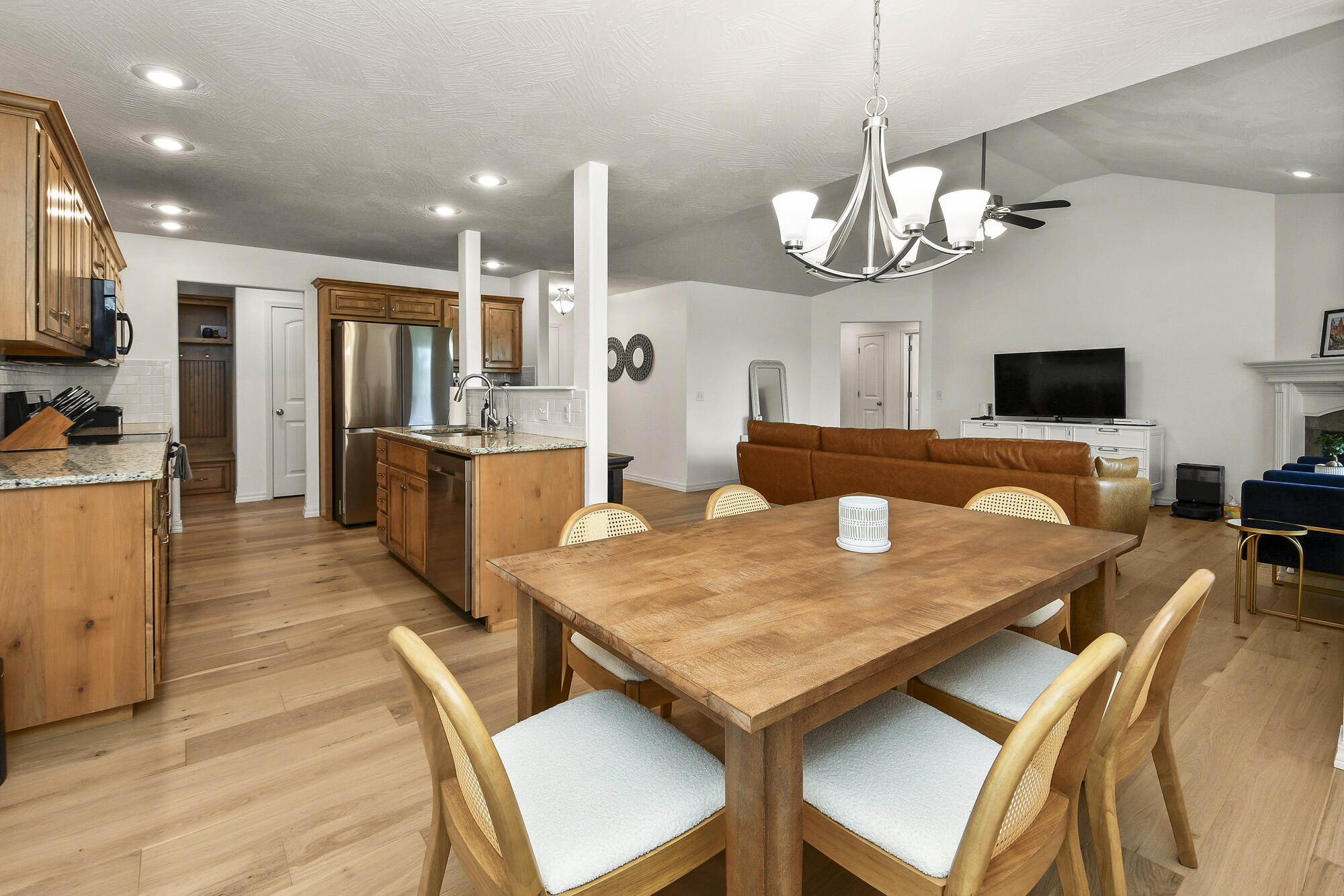 858 Capitol Hill Drive Property Photo 23