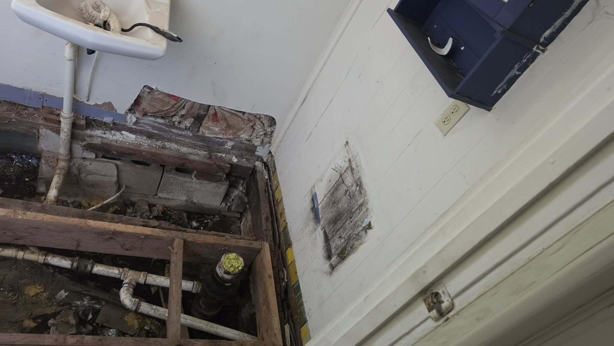 409 West Long Street Property Photo 9