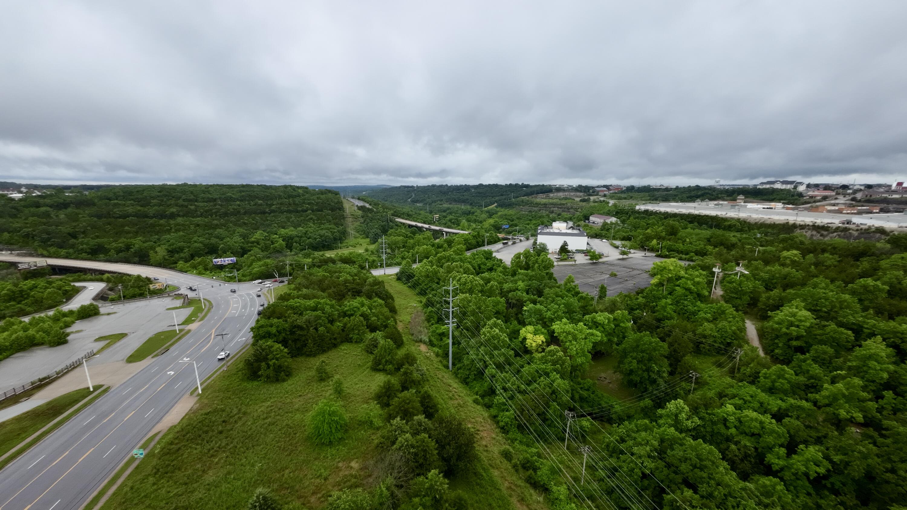 000 Shepherd Of The Hills Expressway Property Photo 2
