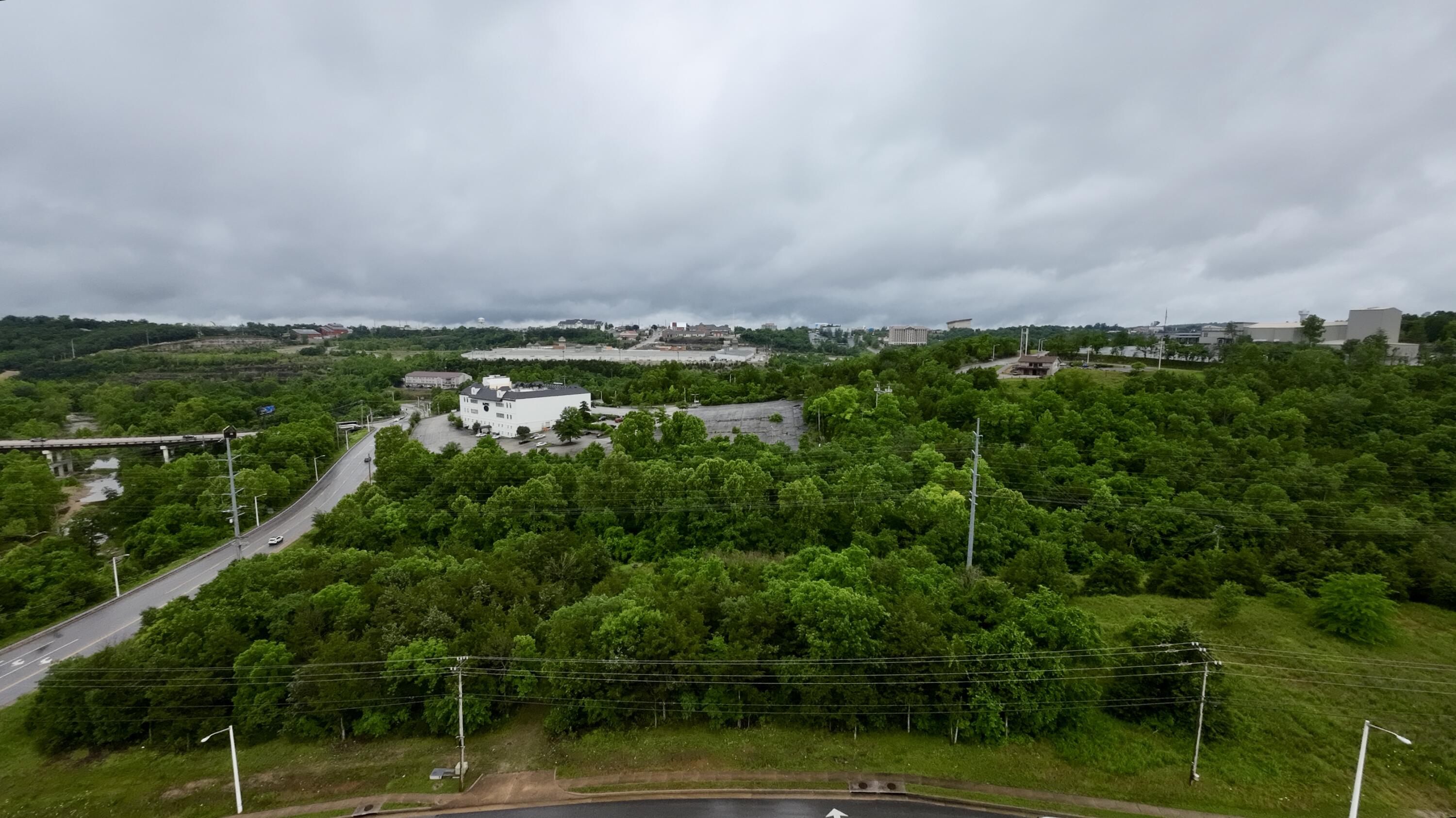 000 Shepherd Of The Hills Expressway Property Photo 4
