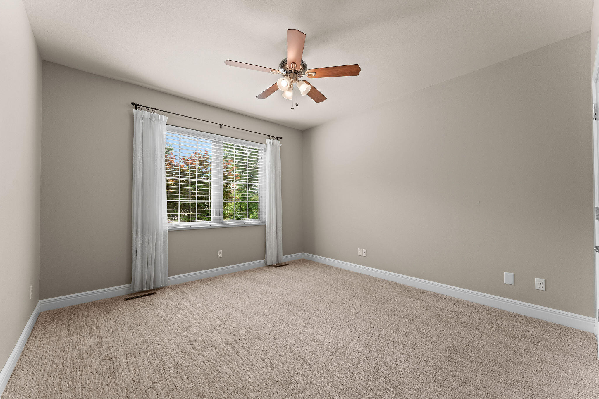 156 Pinehurst Drive Property Photo 31